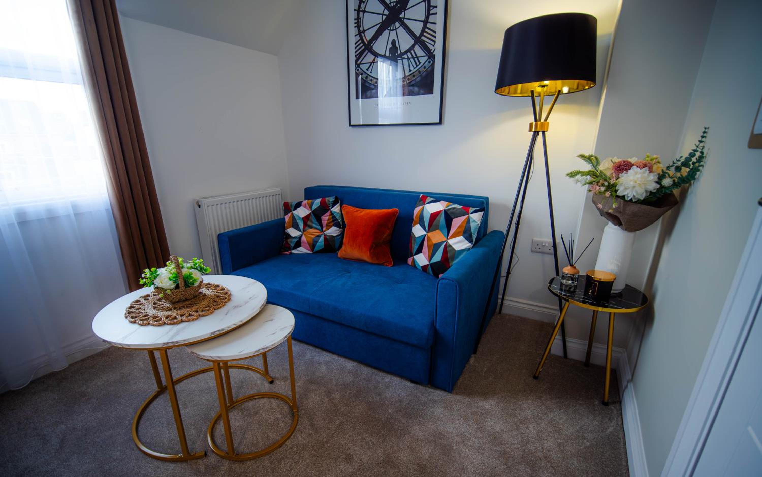 Deluxe One-Bedroom Apartment photo 1