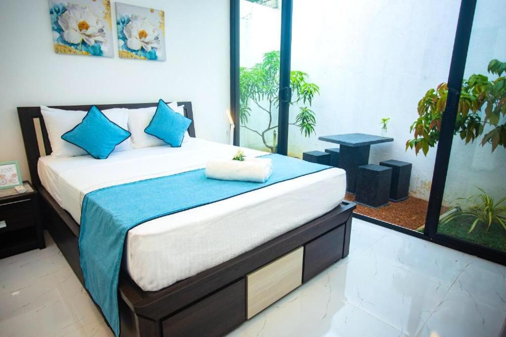 Villa photo 1