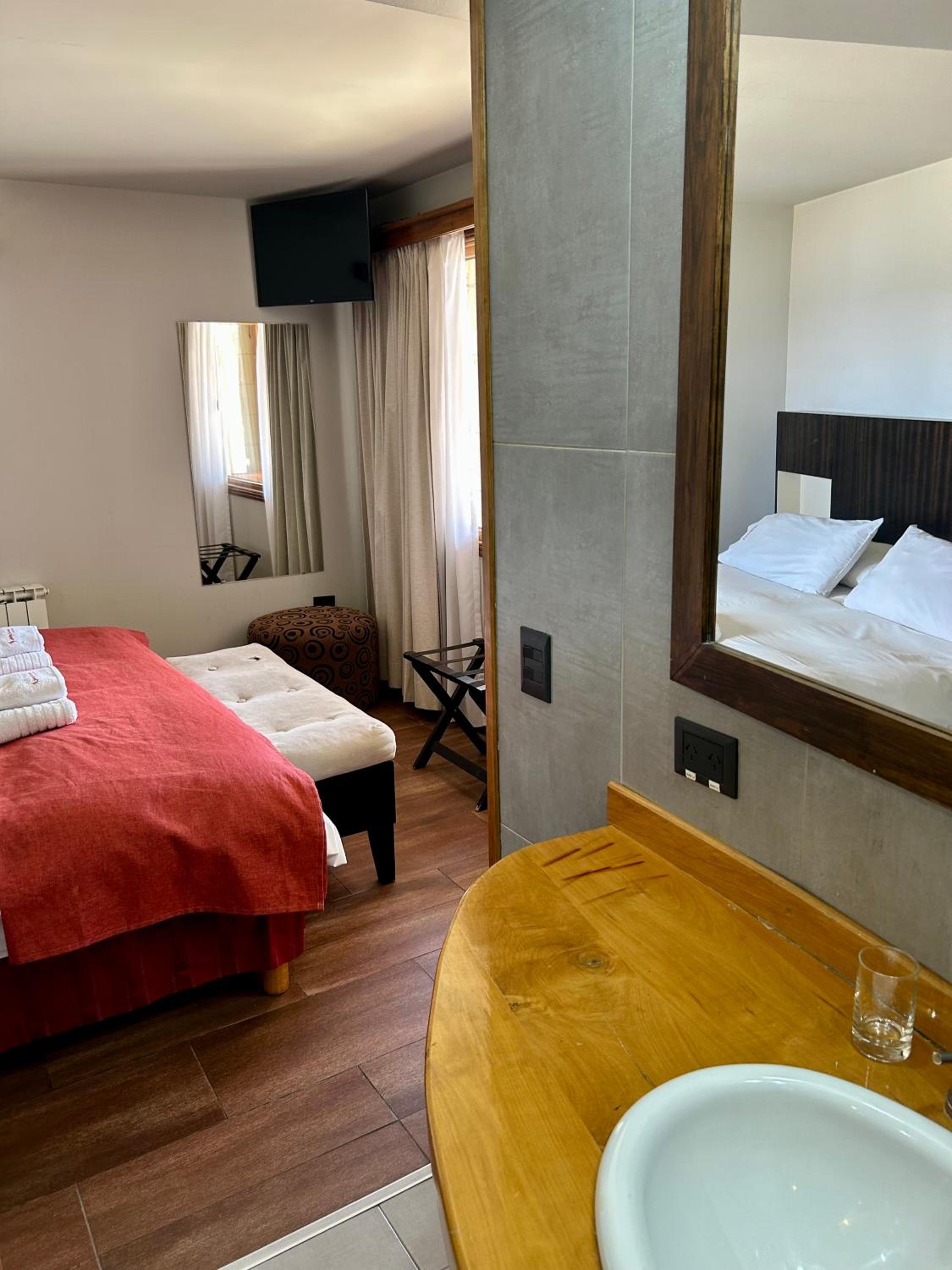 Suite with Lake View
