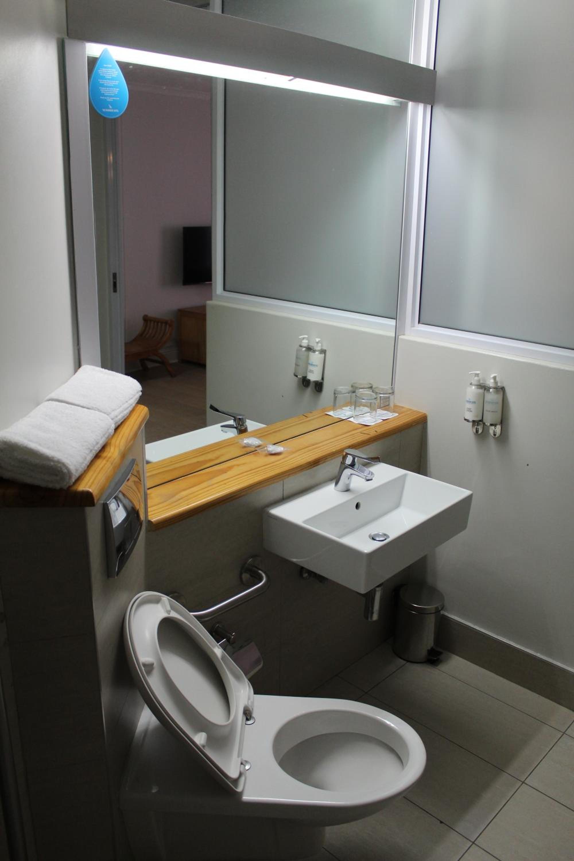 Double or Twin Room - Disability Access - Photo 2