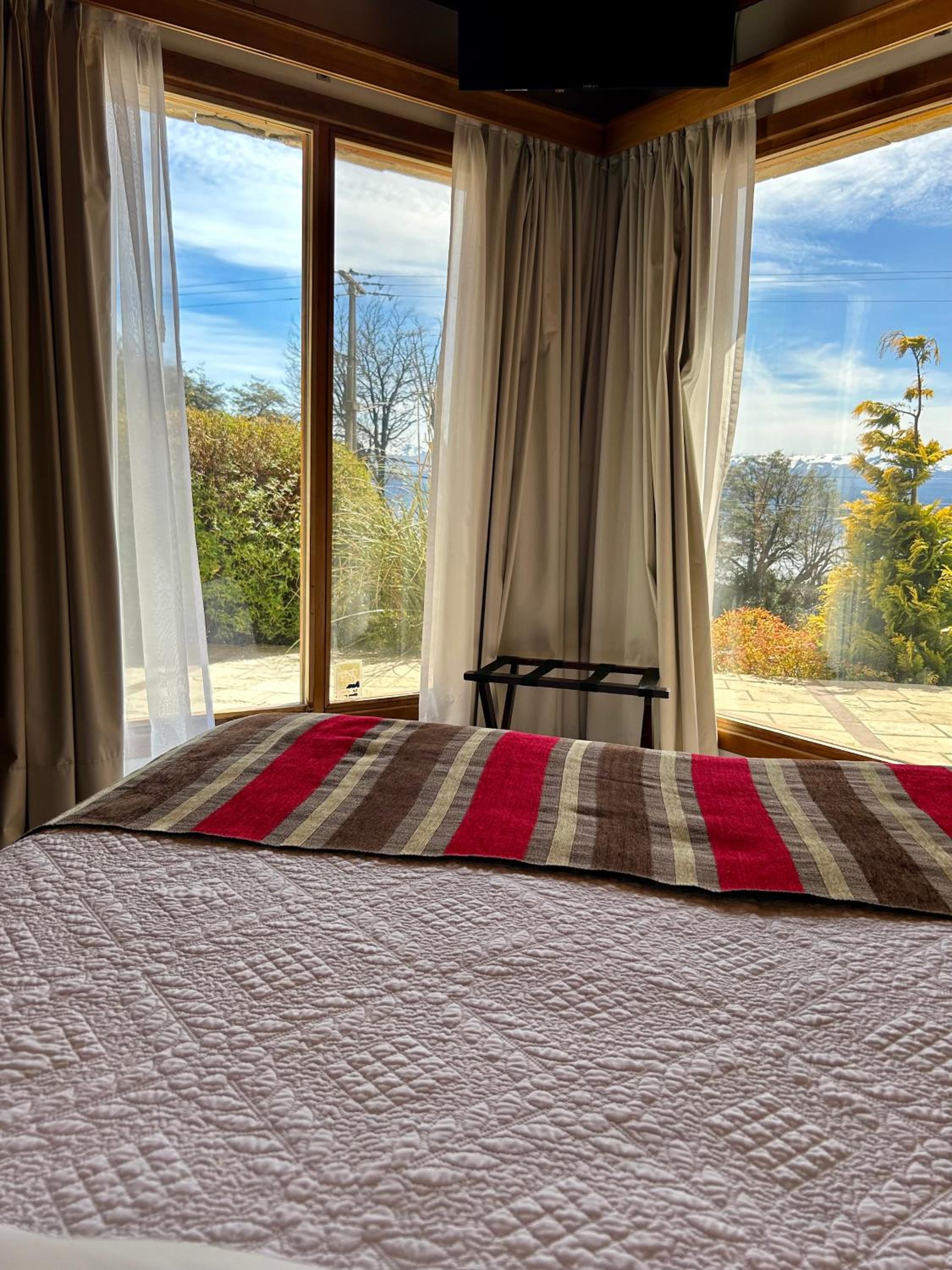 Apartment with Lake View
