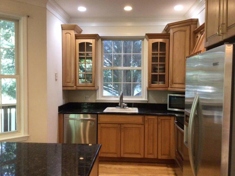 Three-Bedroom House photo 3