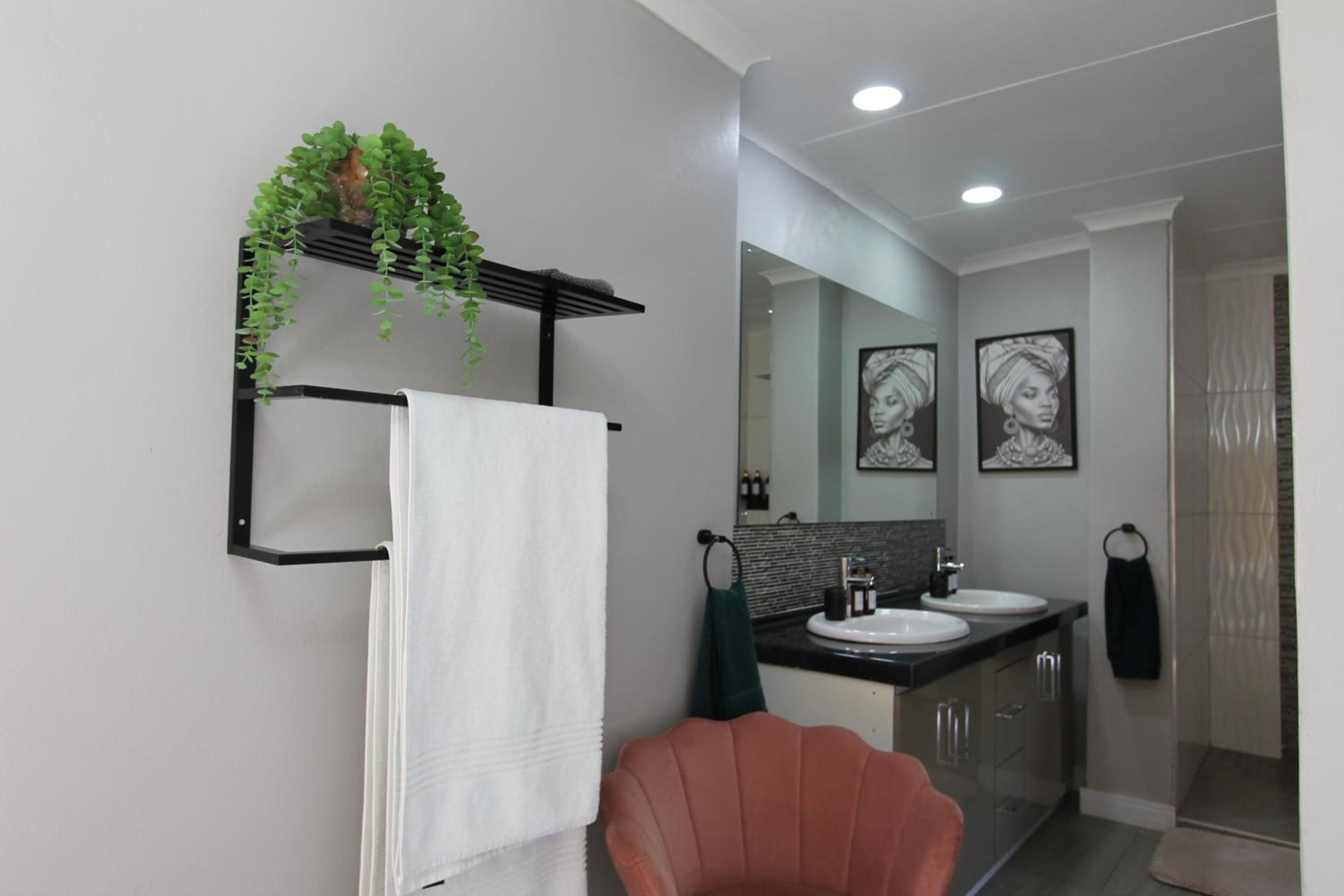 Luxury Suite photo 2