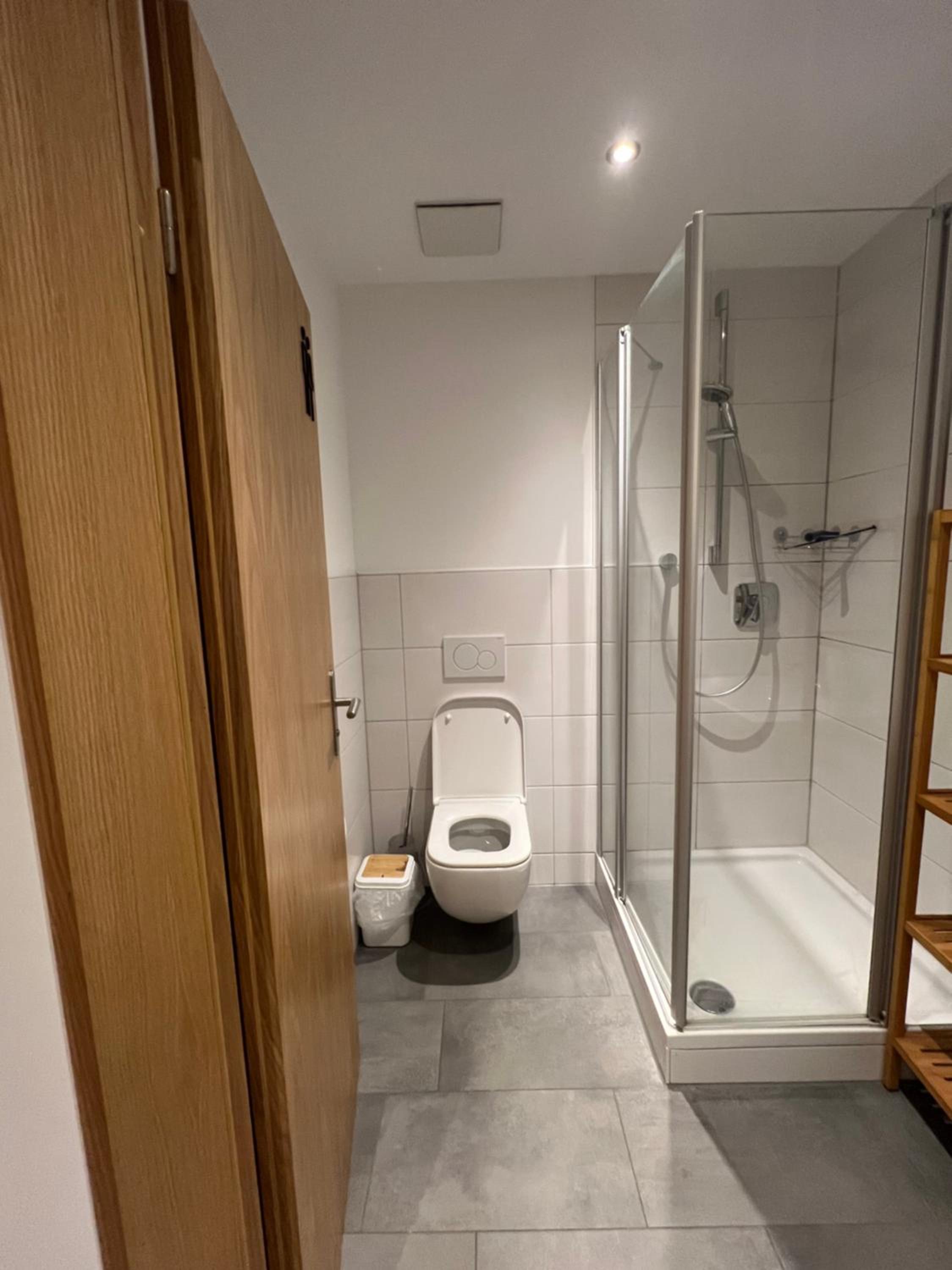 Family Room with Shared Bathroom photo 3