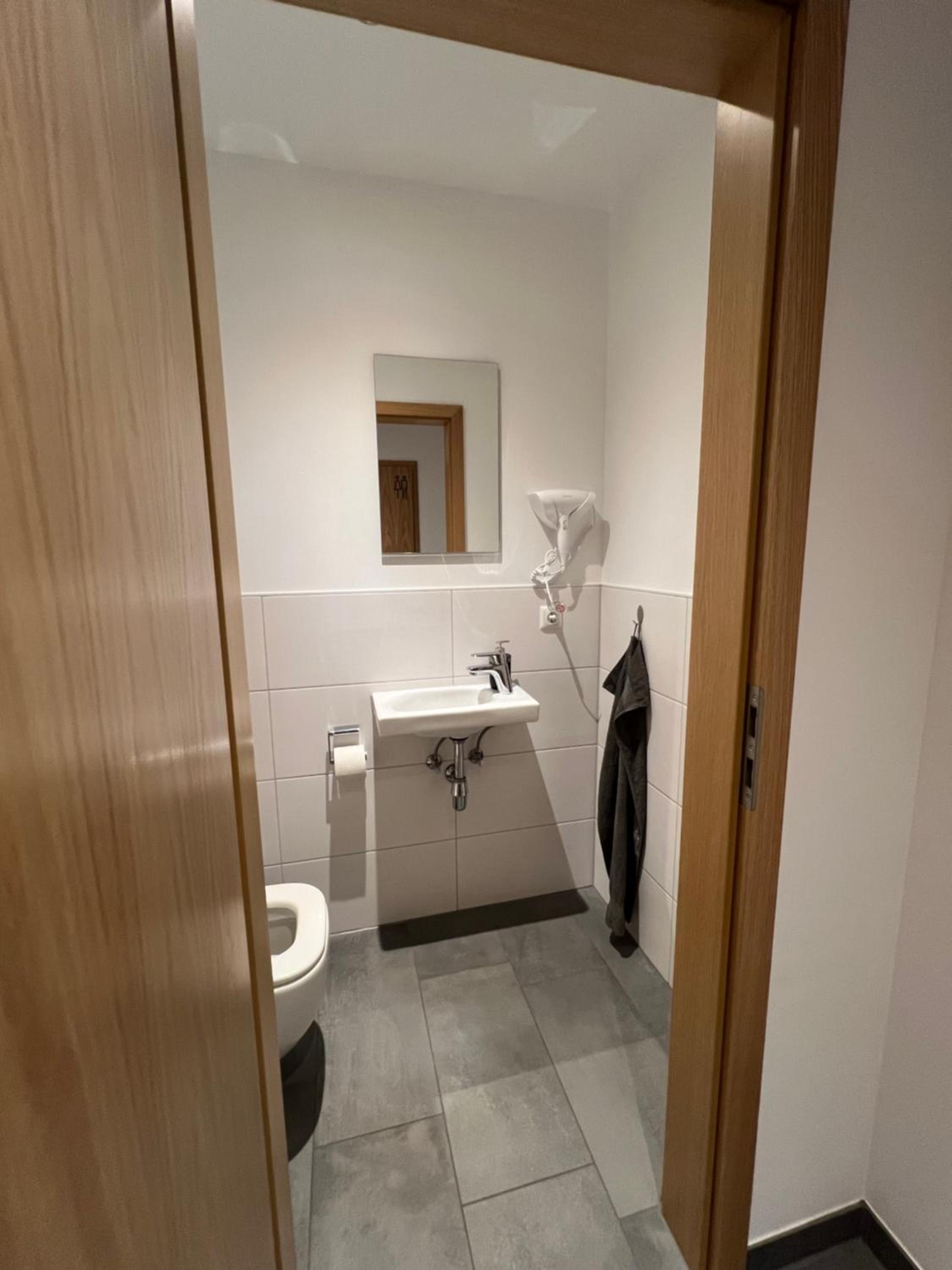Double Room with Shared Bathroom photo 2