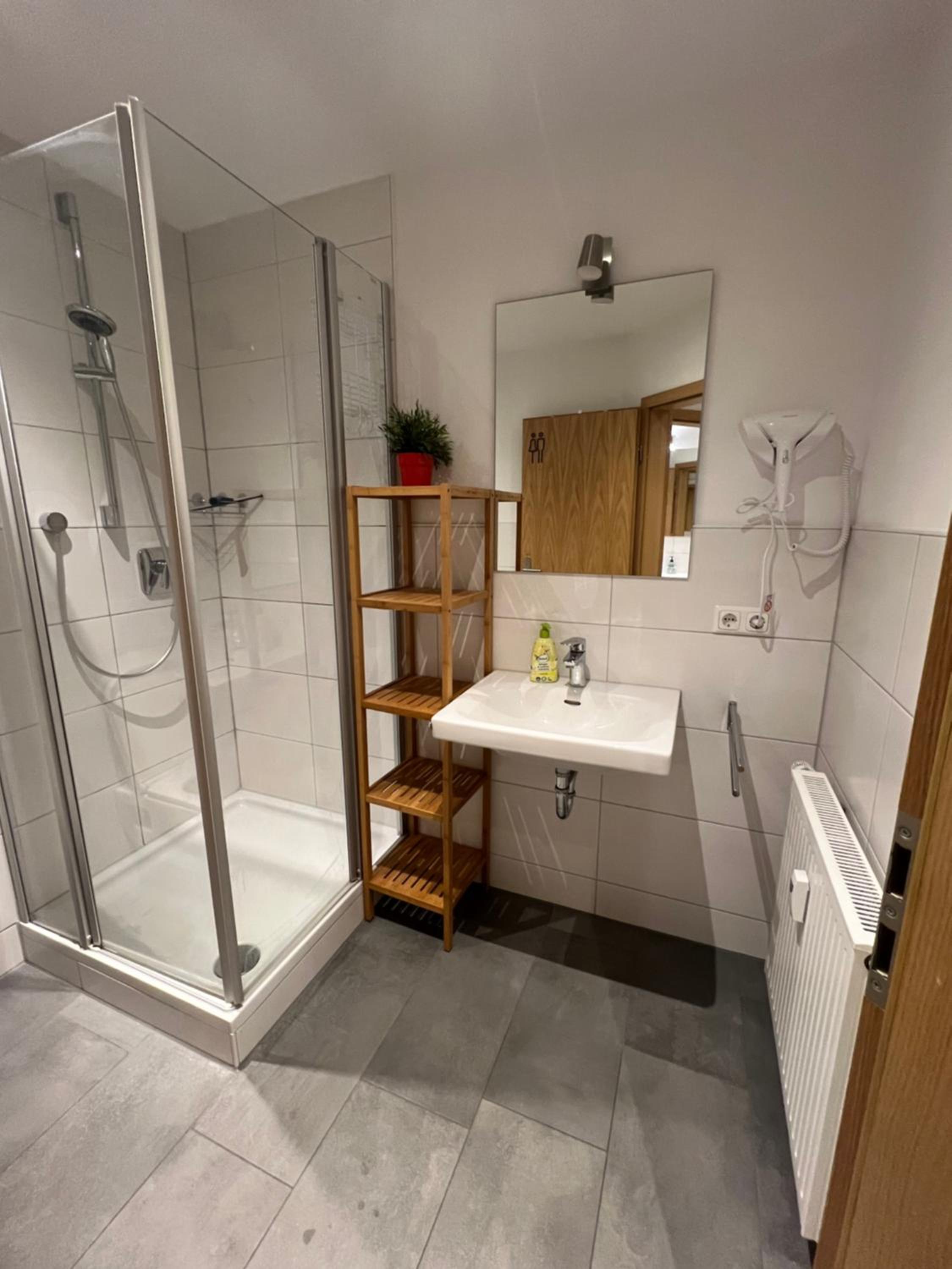 Double Room with Shared Bathroom photo 3