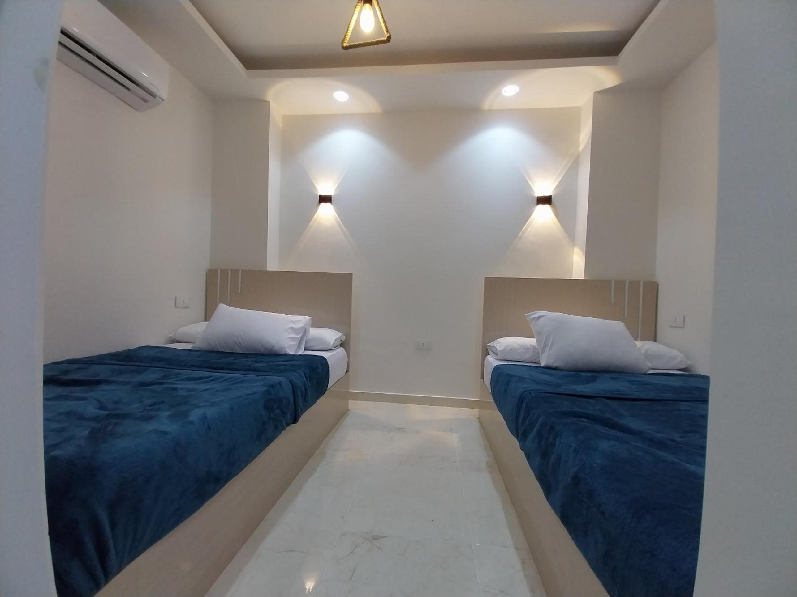 Deluxe Double Room (2 Adults + 1 Child)