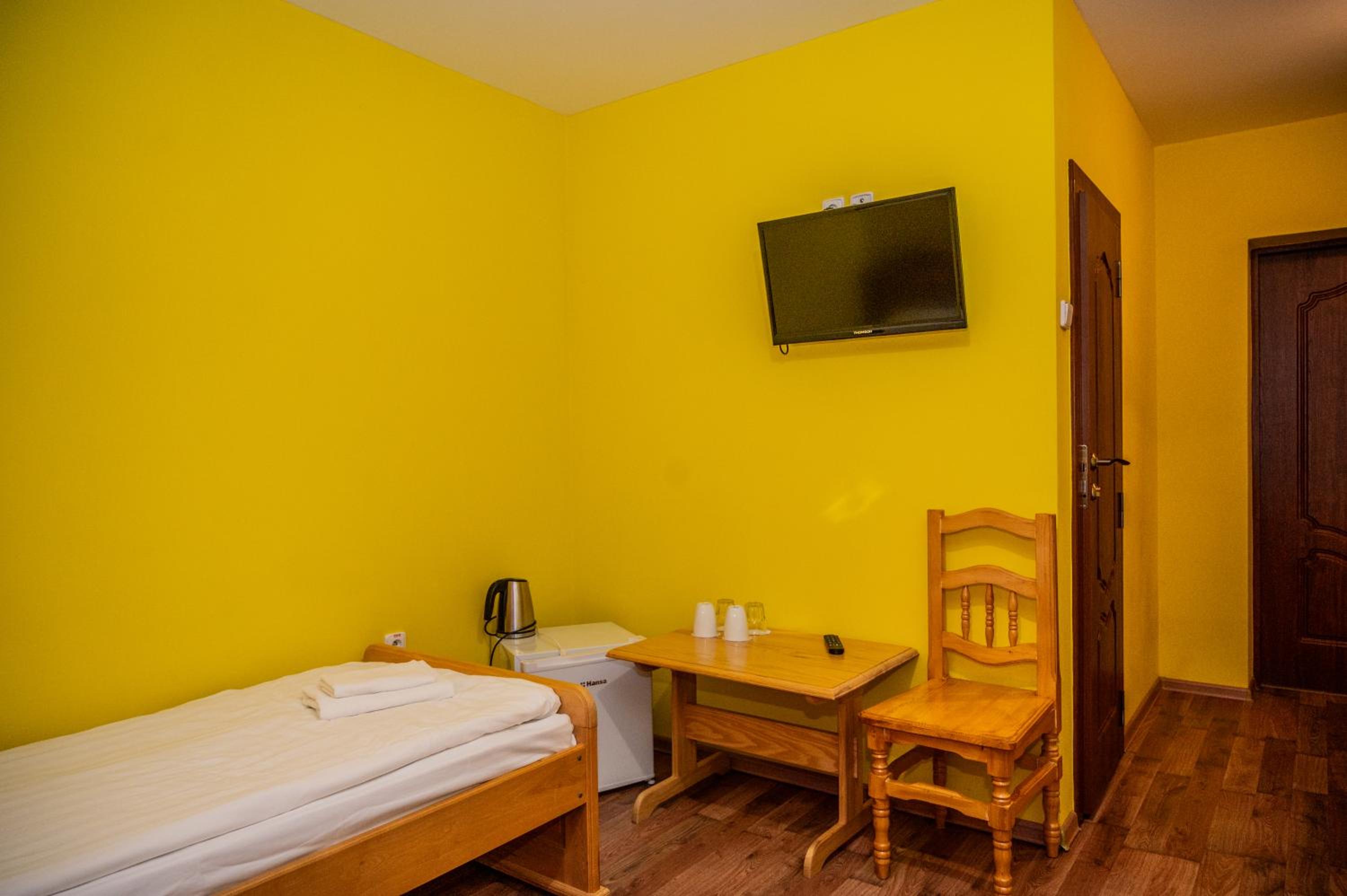 Large Twin Room photo 2
