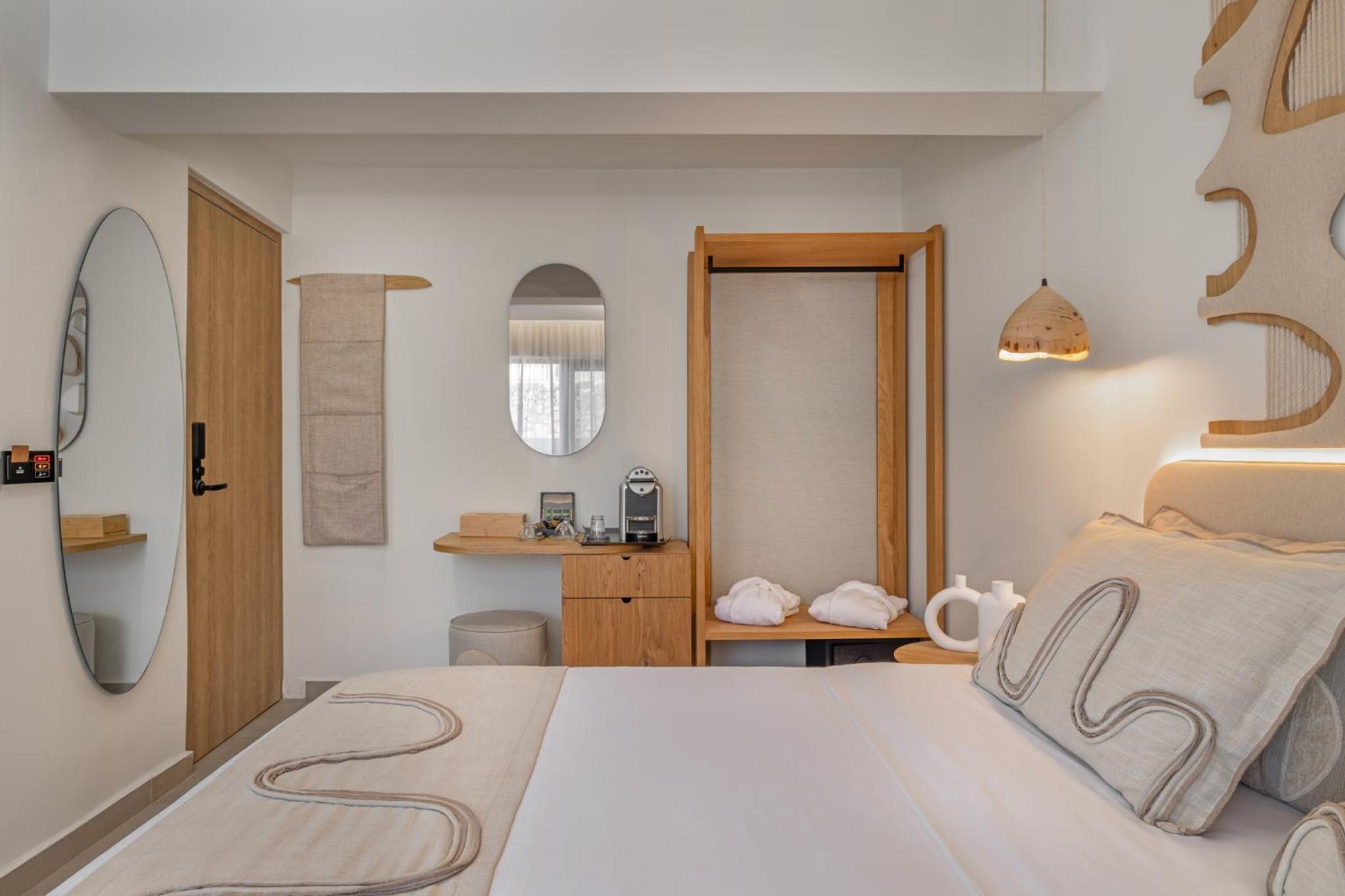Deluxe Double Room with Direct Pool Access