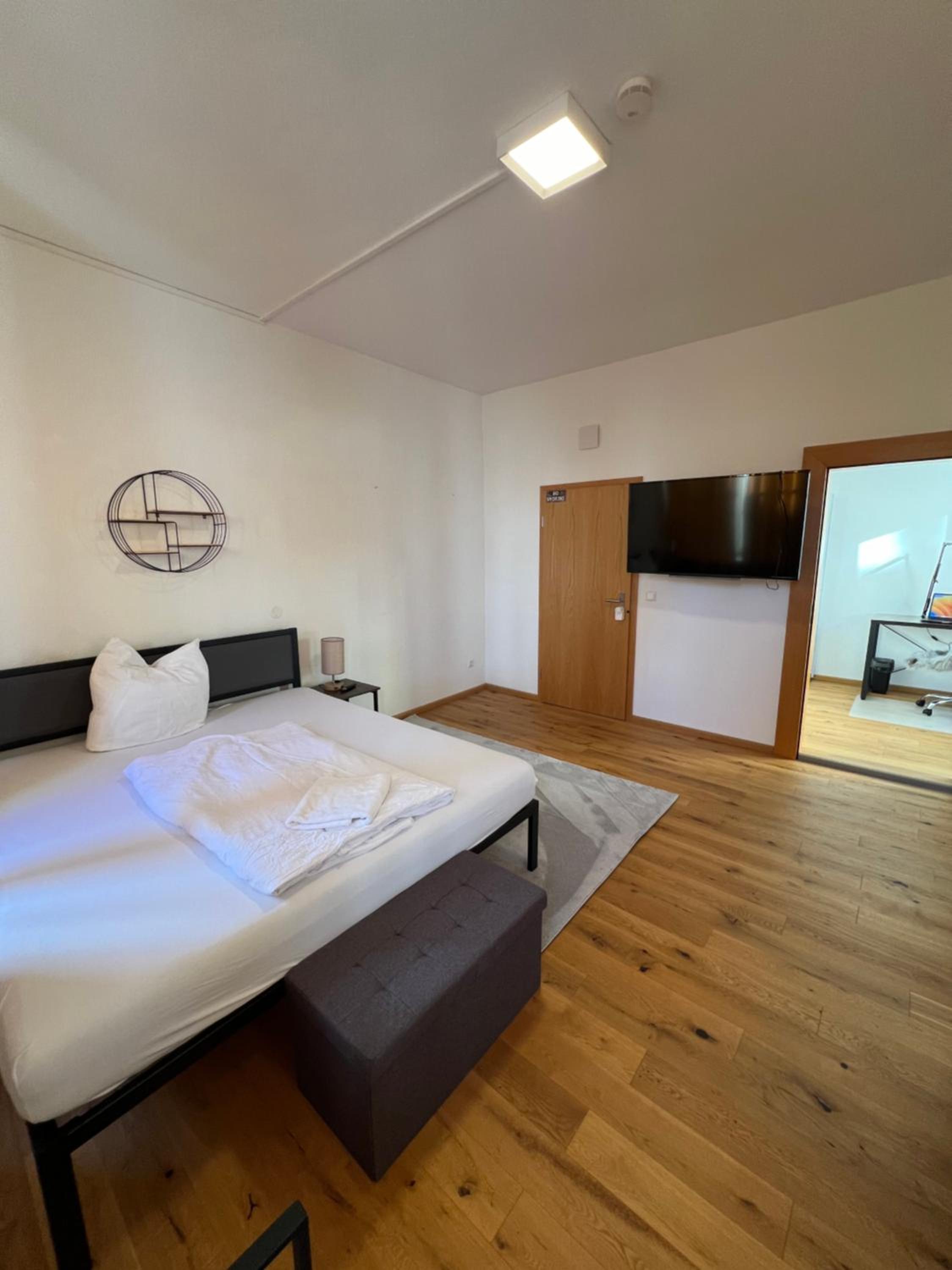 Quadruple Room with Shared Bathroom photo 2