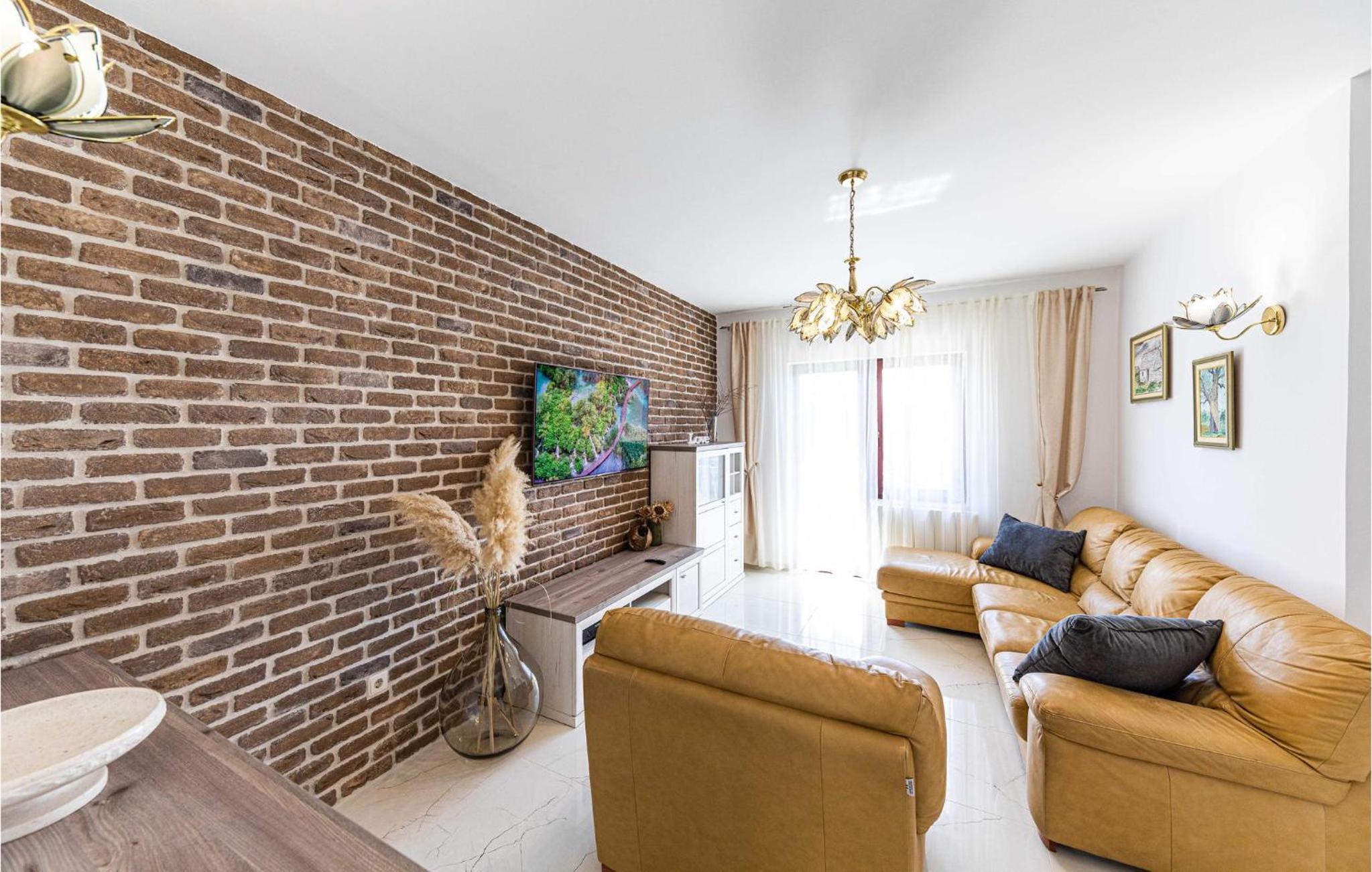 Six-Bedroom Holiday Home photo 1