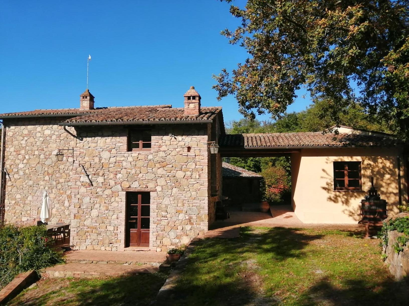 One-Bedroom Cottage with Private Garden  photo 2