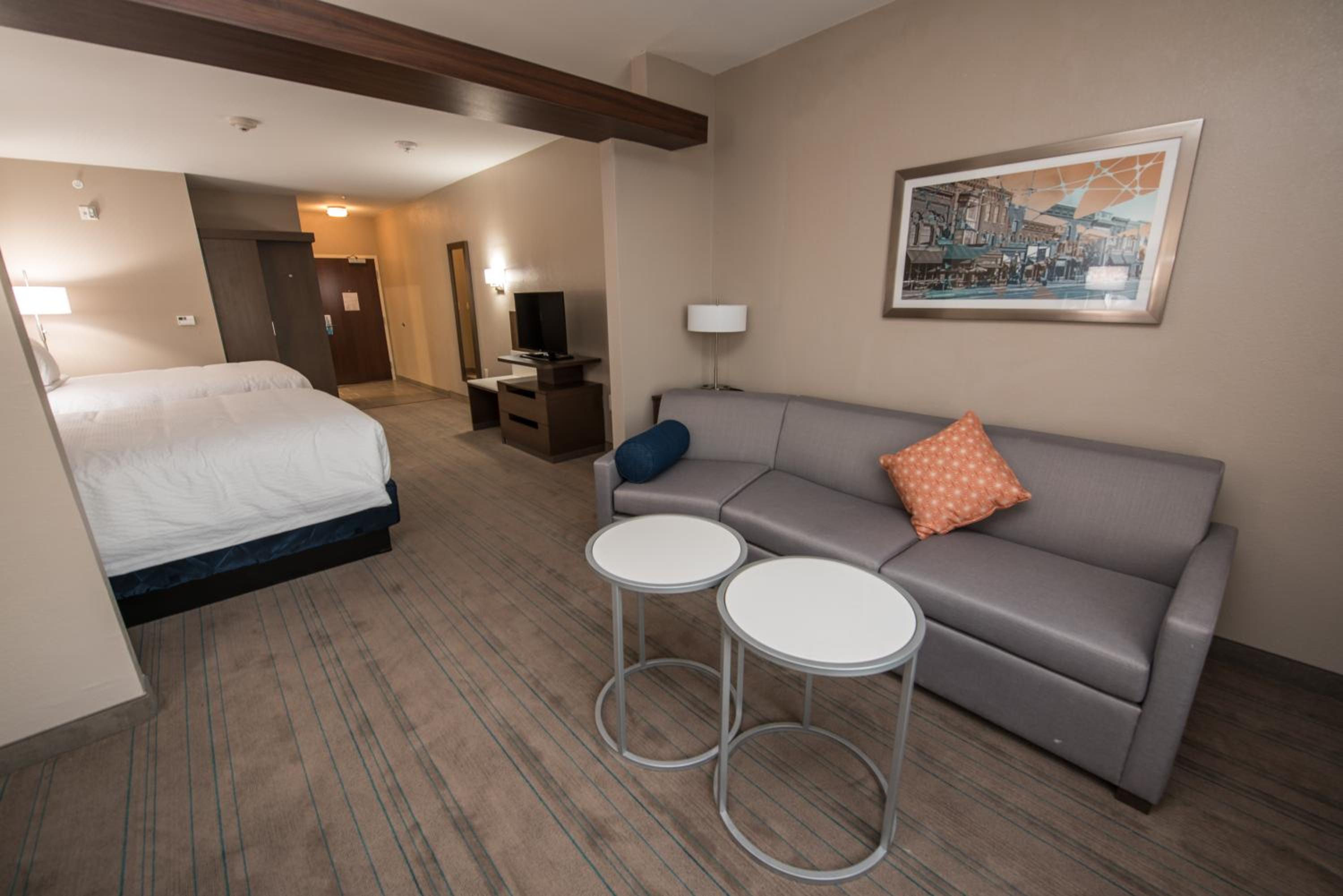Suite with Two Queen Beds and Sofa Bed 