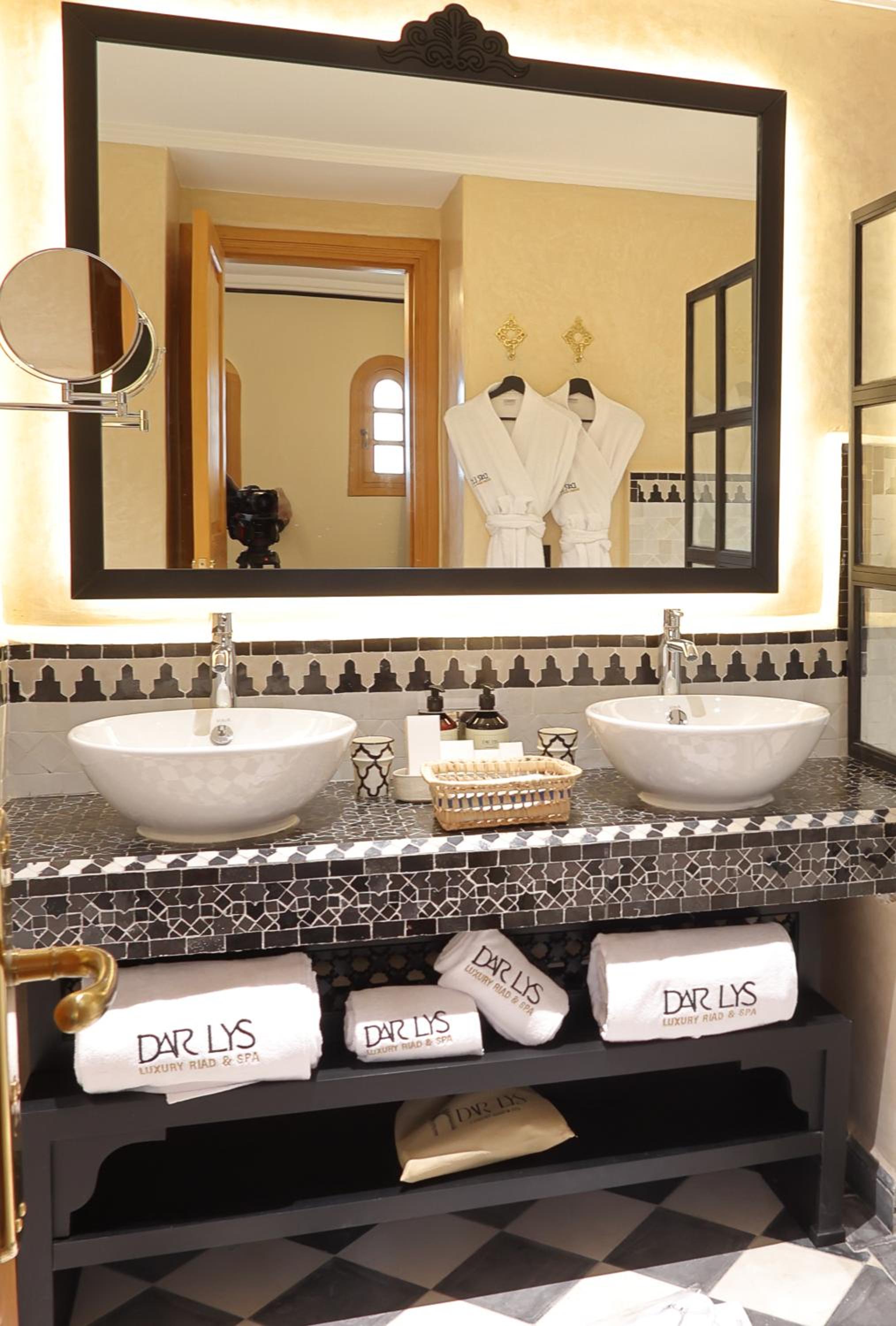 Double Room - Photo 10