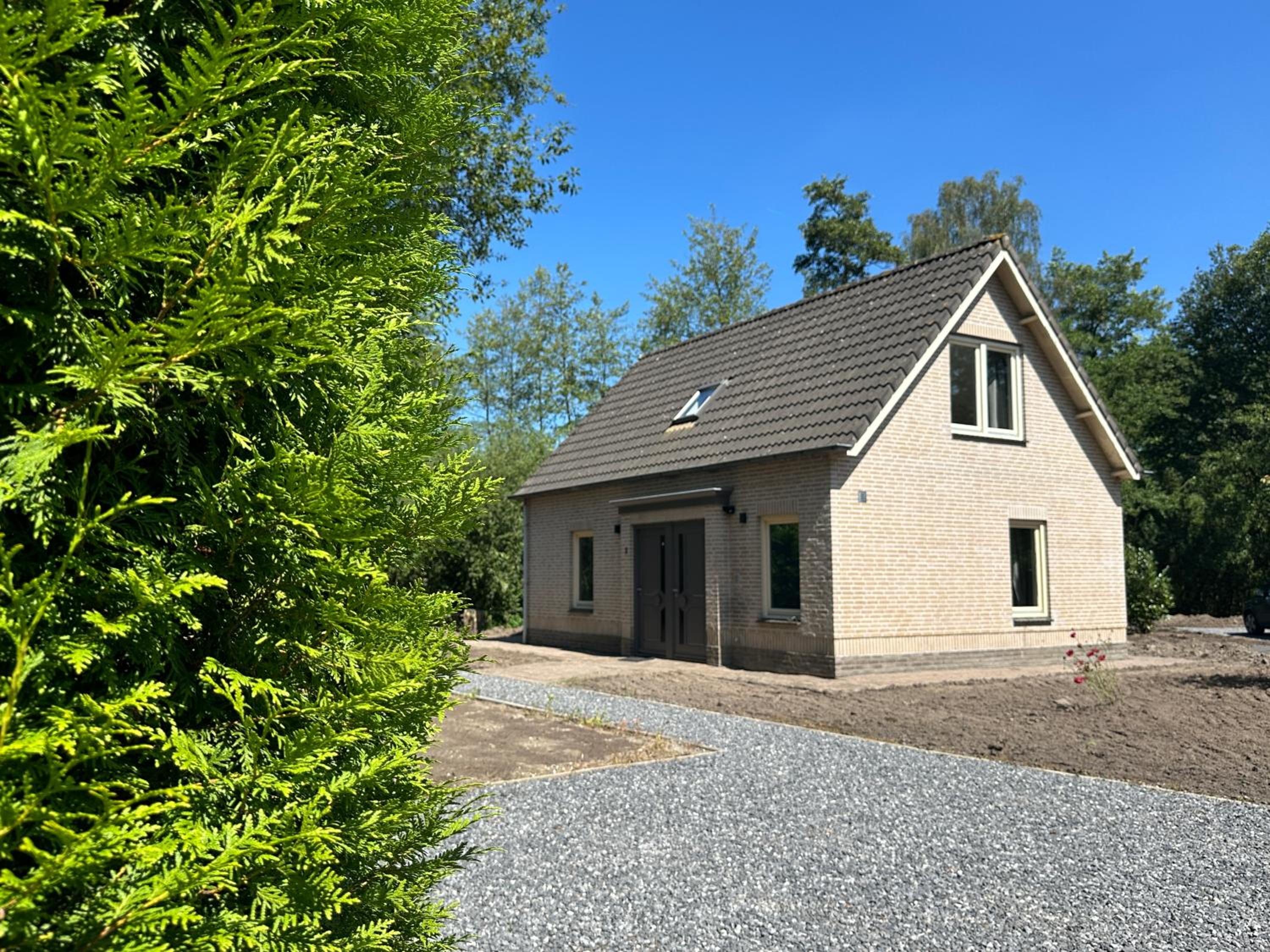 Three-Bedroom Villa photo 2