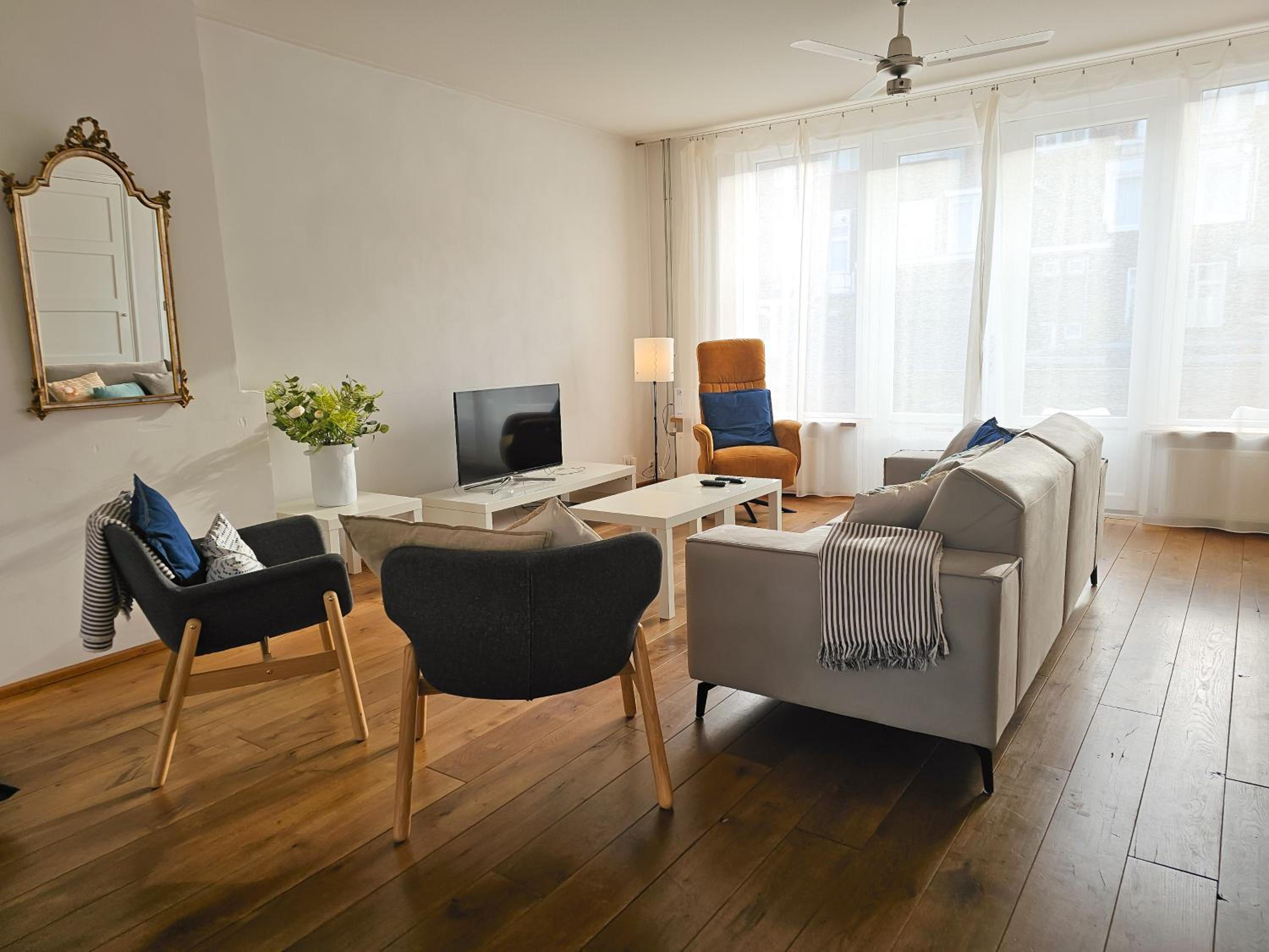 Three-Bedroom Apartment photo 1