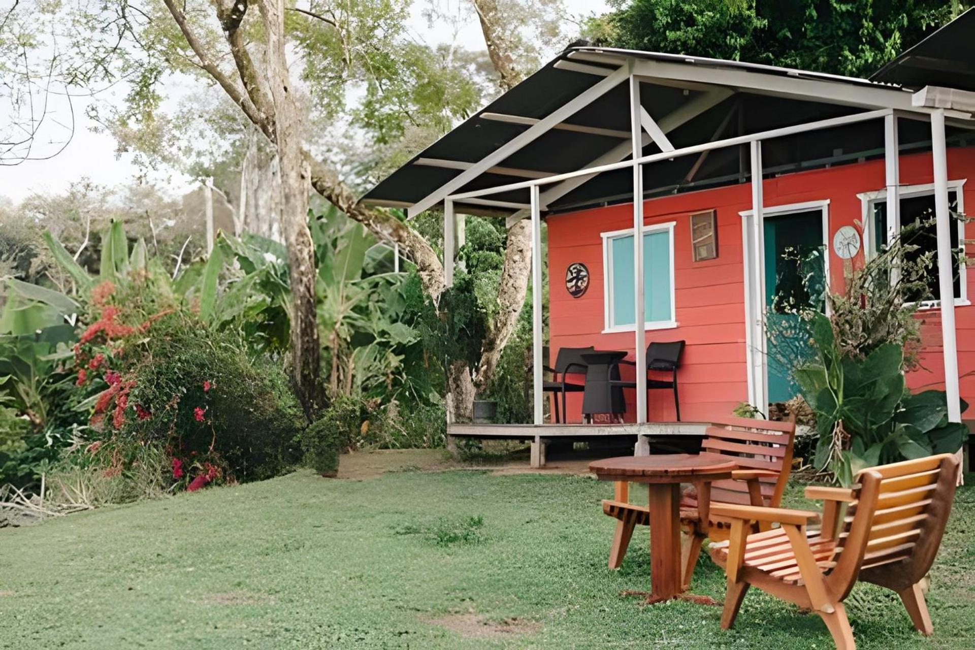 Deluxe Bungalow photo 2
