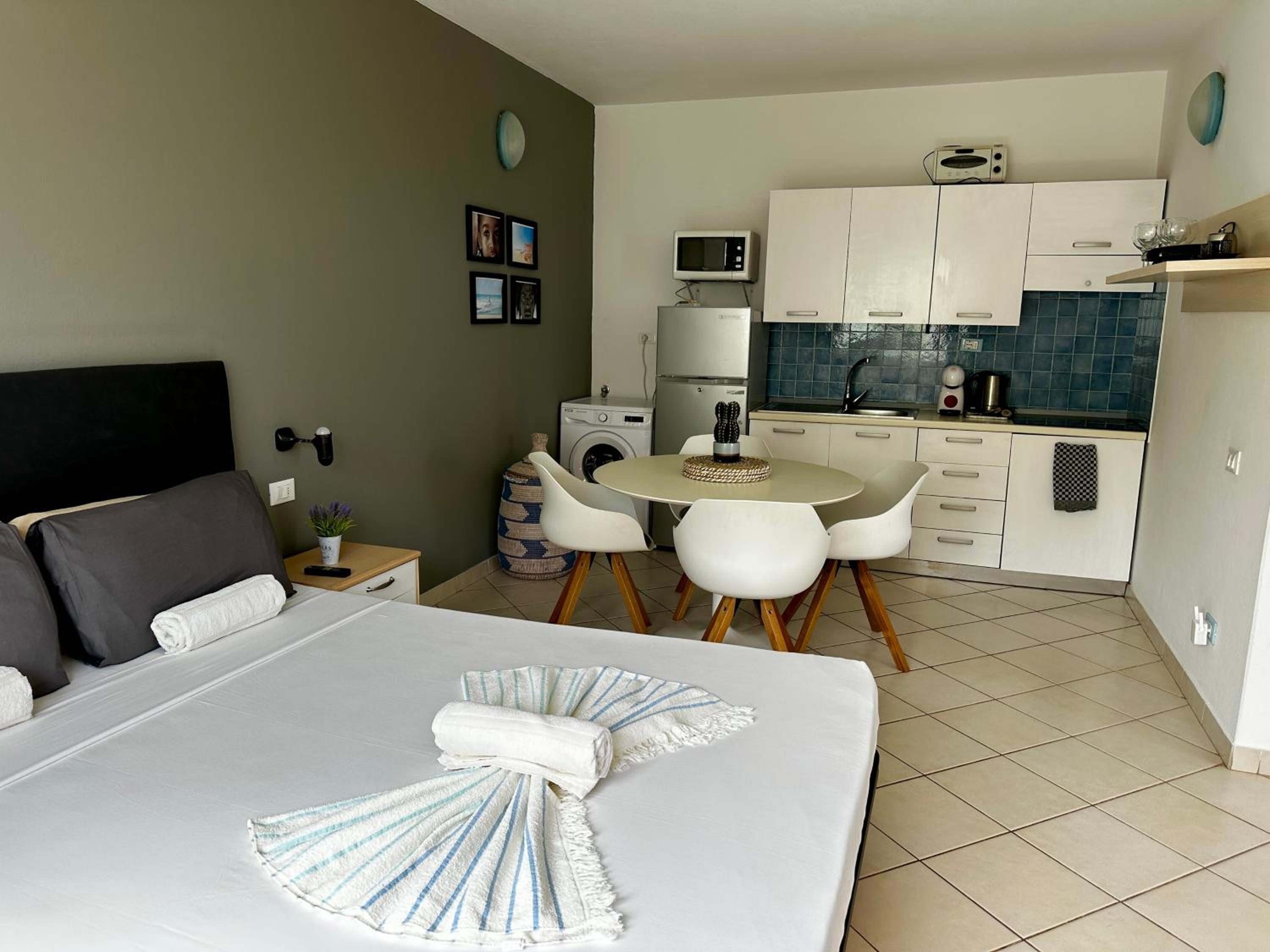 Studio Apartment with Sea View photo 3