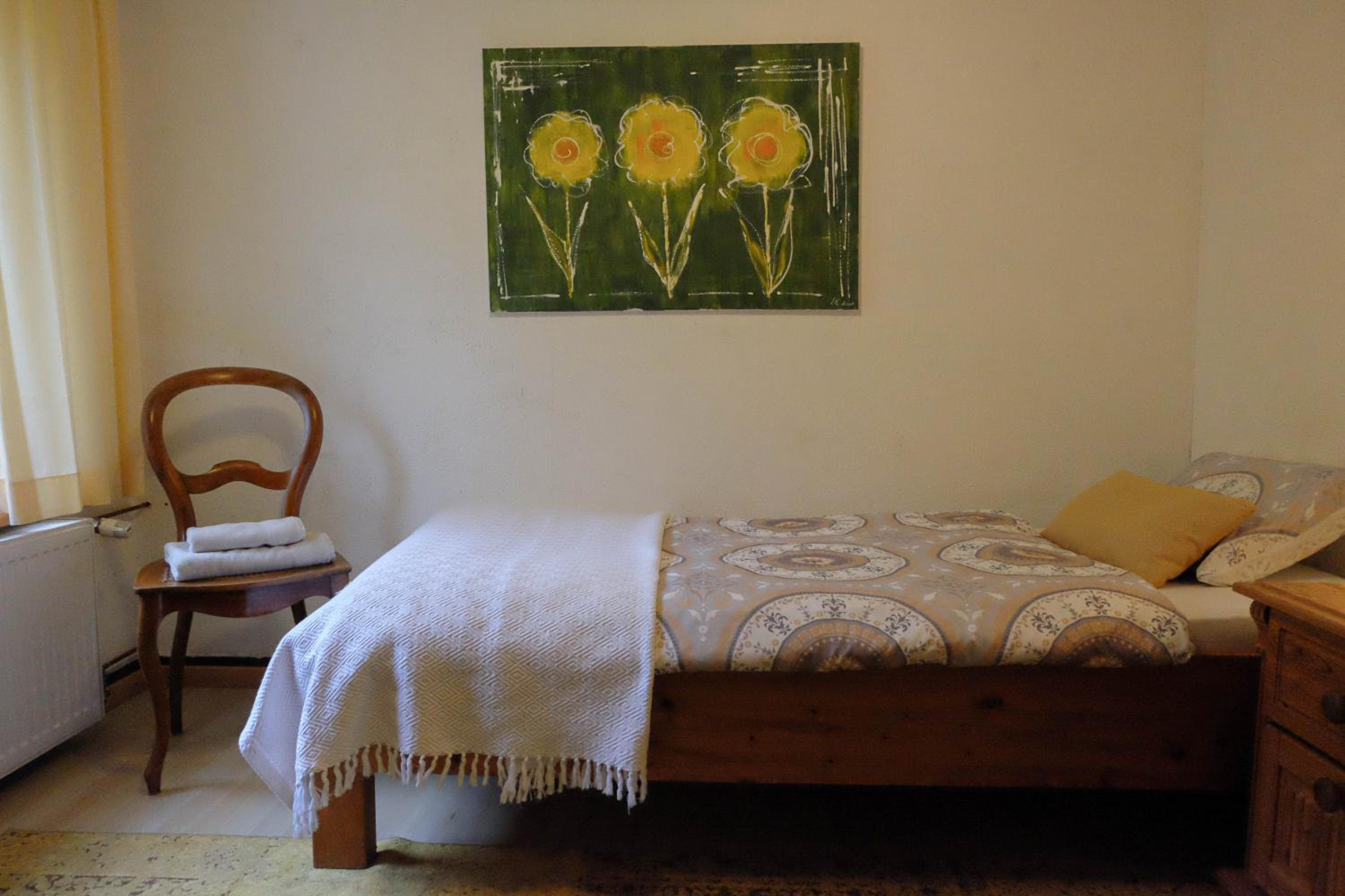 Three-Bedroom Apartment with Terrace - Photo 18