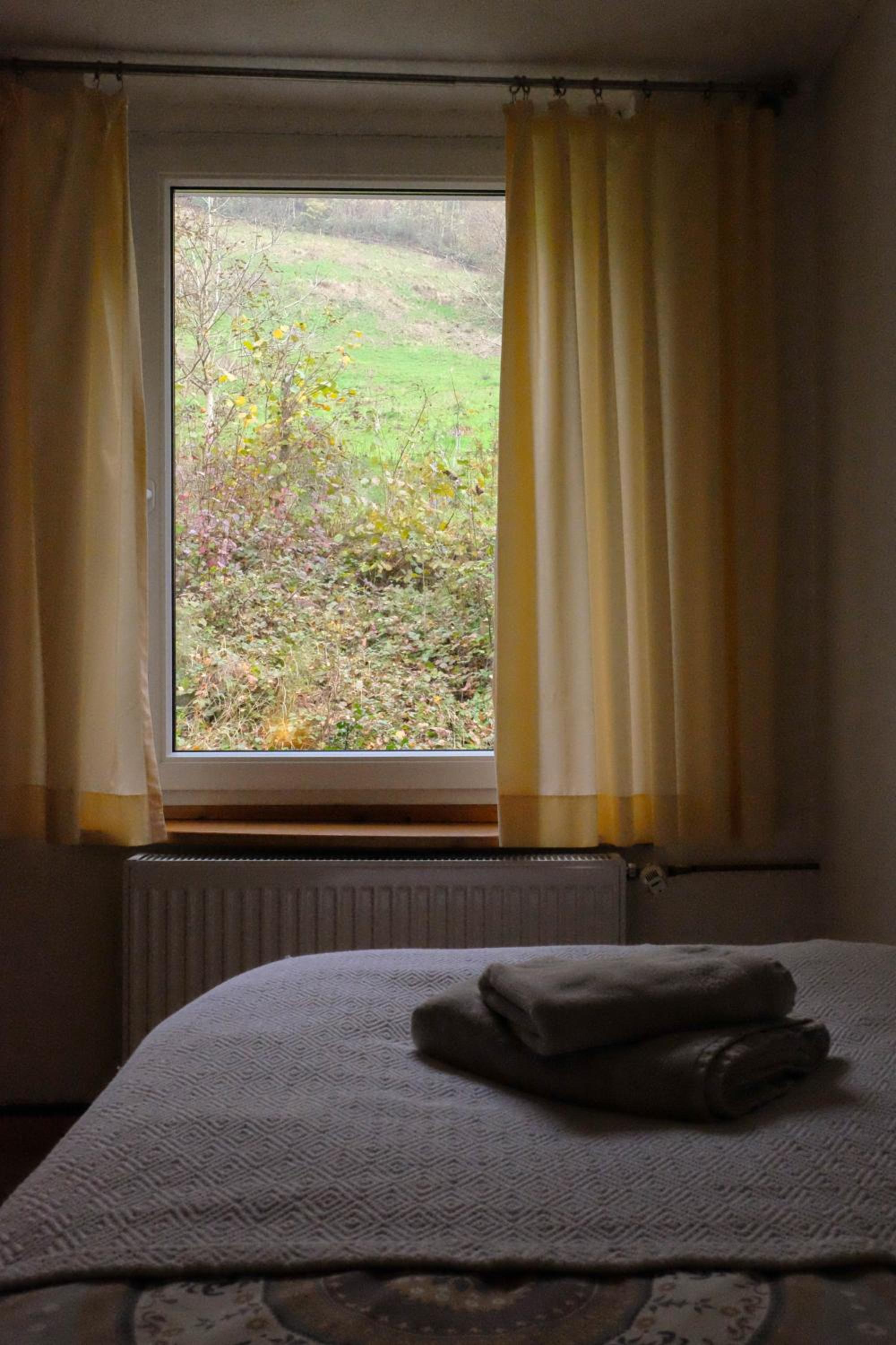 Three-Bedroom Apartment with Terrace - Photo 22