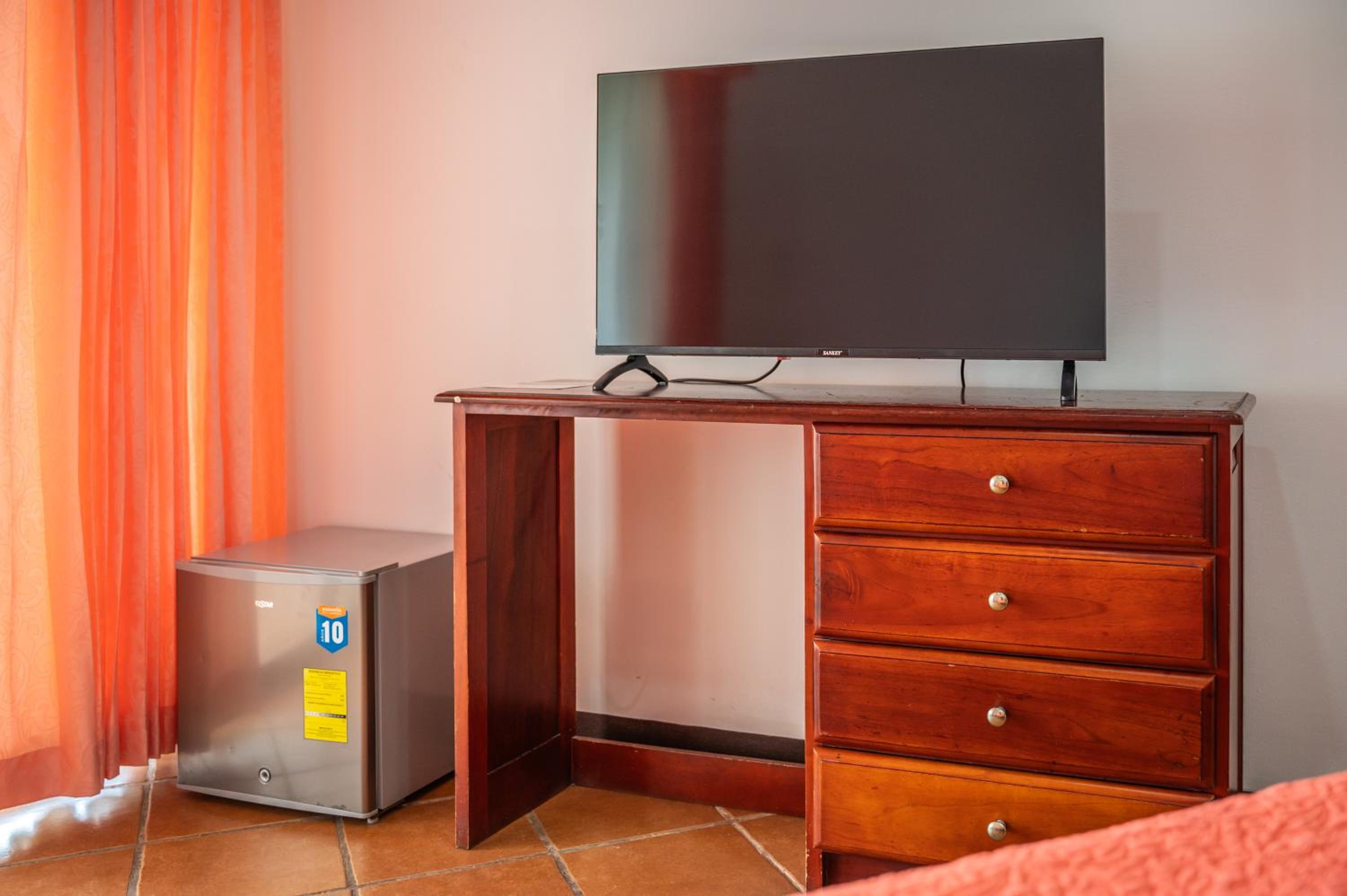 Standard Double Room with Two Double Beds - Photo 6