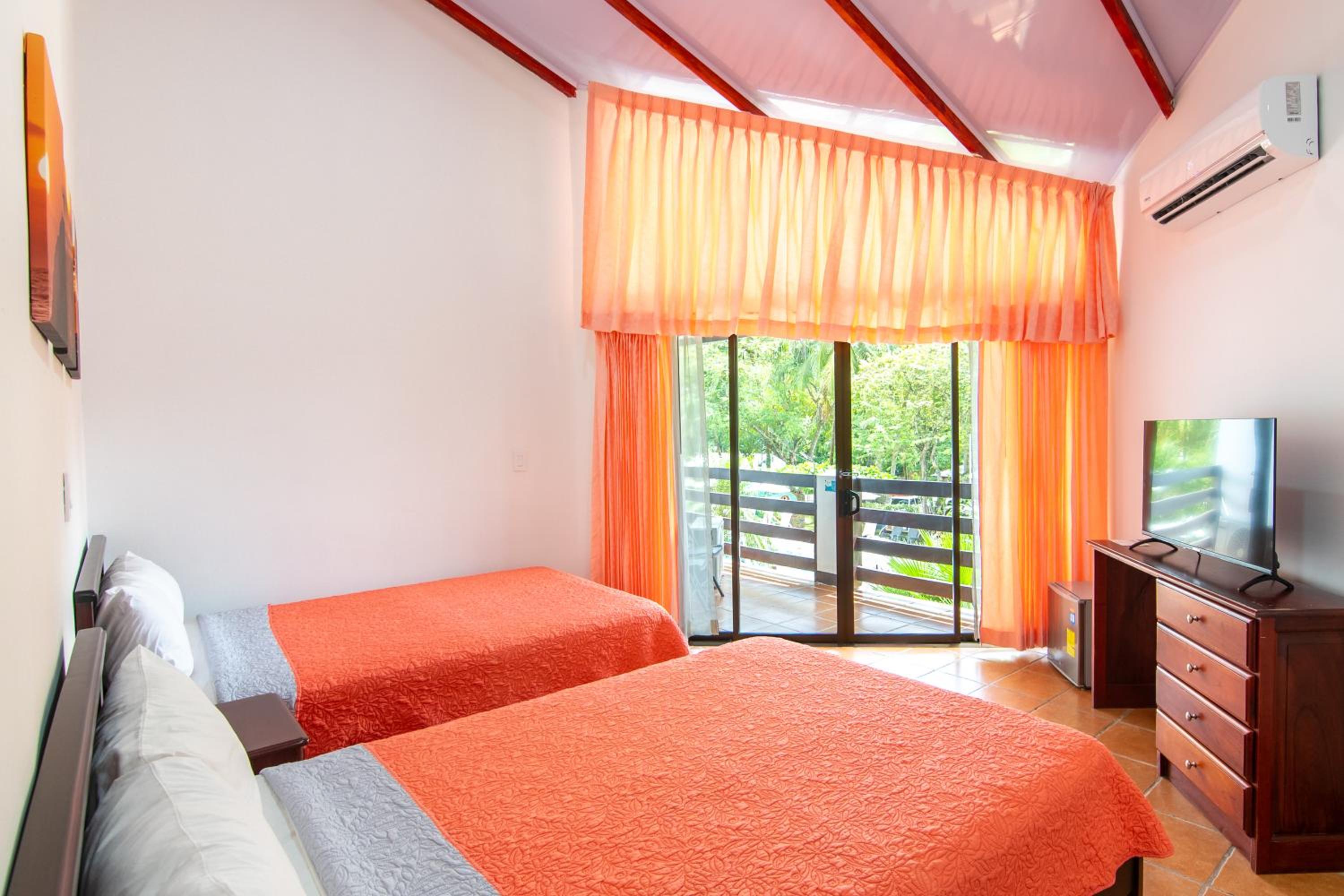 Standard Double Room with Two Double Beds - Photo 2