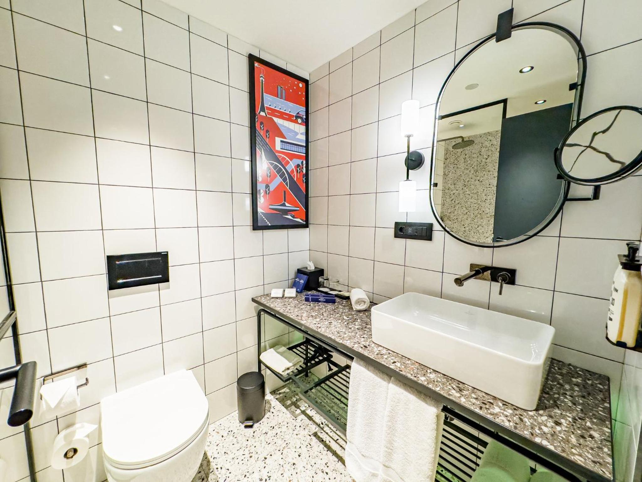 Standard Twin Room - Photo 8