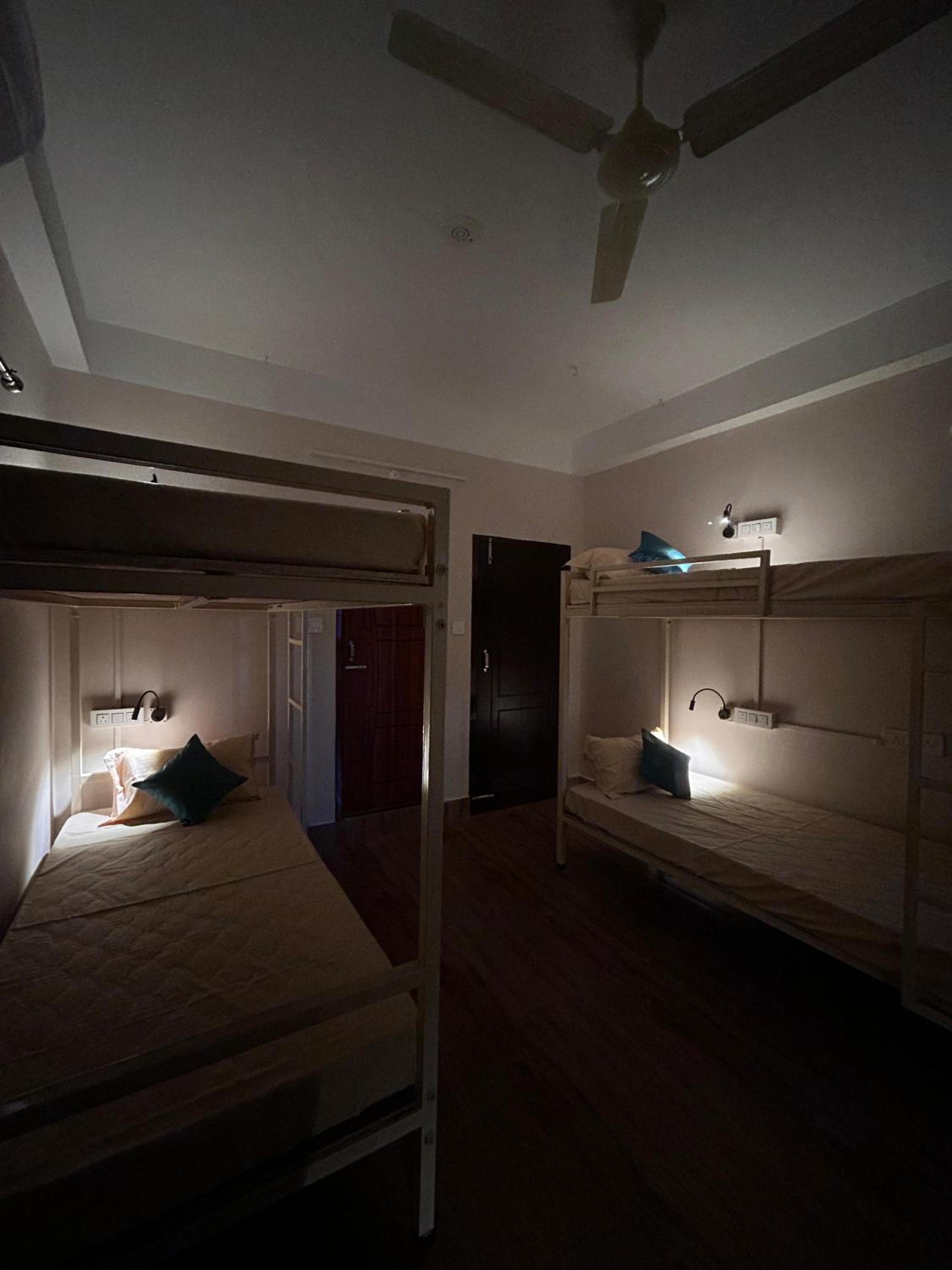 Bed in 6-Bed Female Dormitory Room photo 3