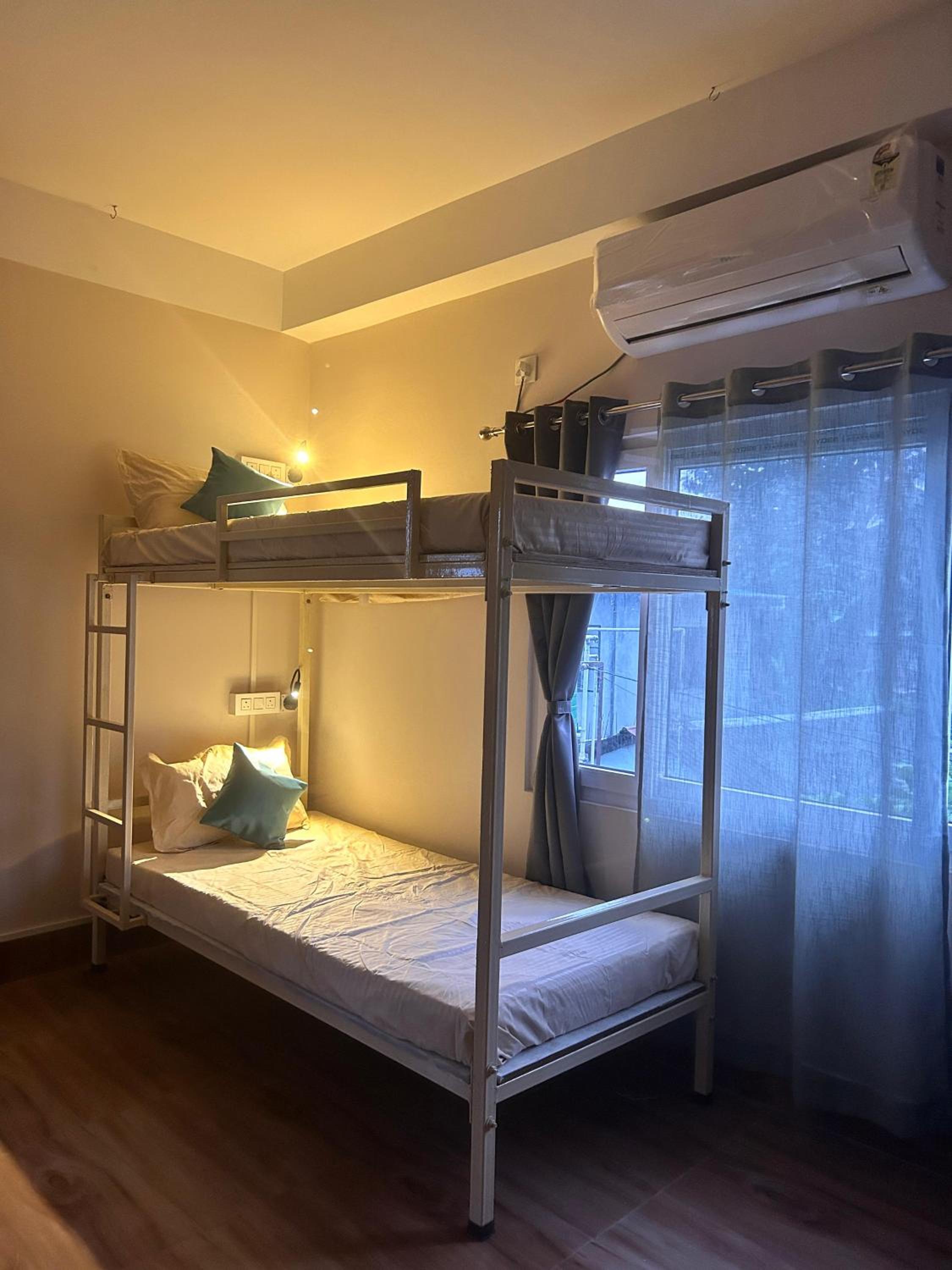 Bed in 6-Bed Mixed Dormitory Room photo 3