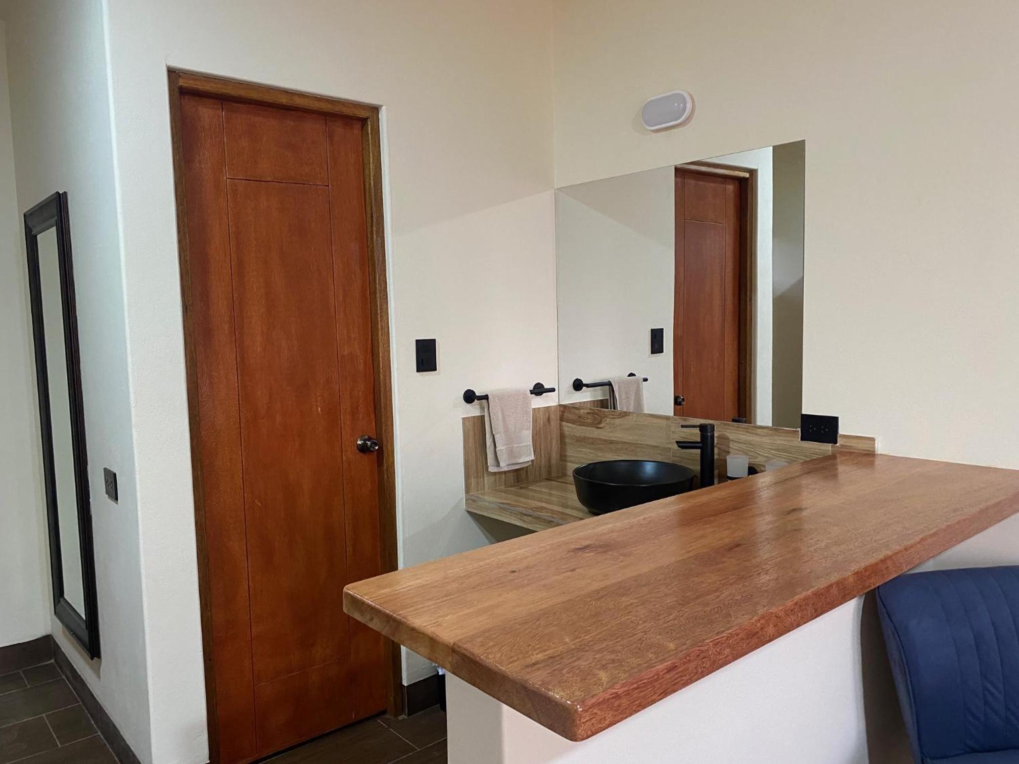 Superior Deluxe Double Room with Balcony and Sea View photo 3