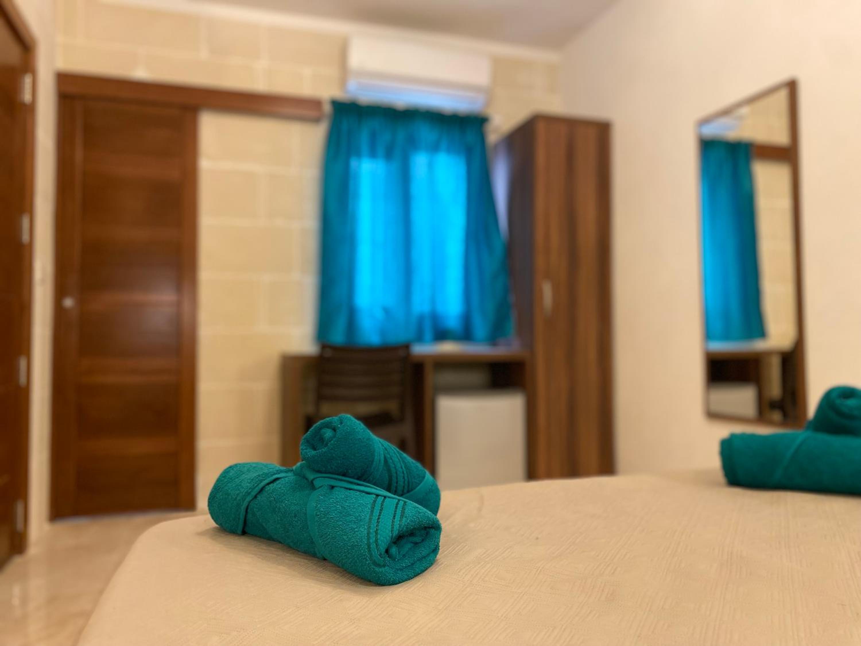Double Room - Photo 7