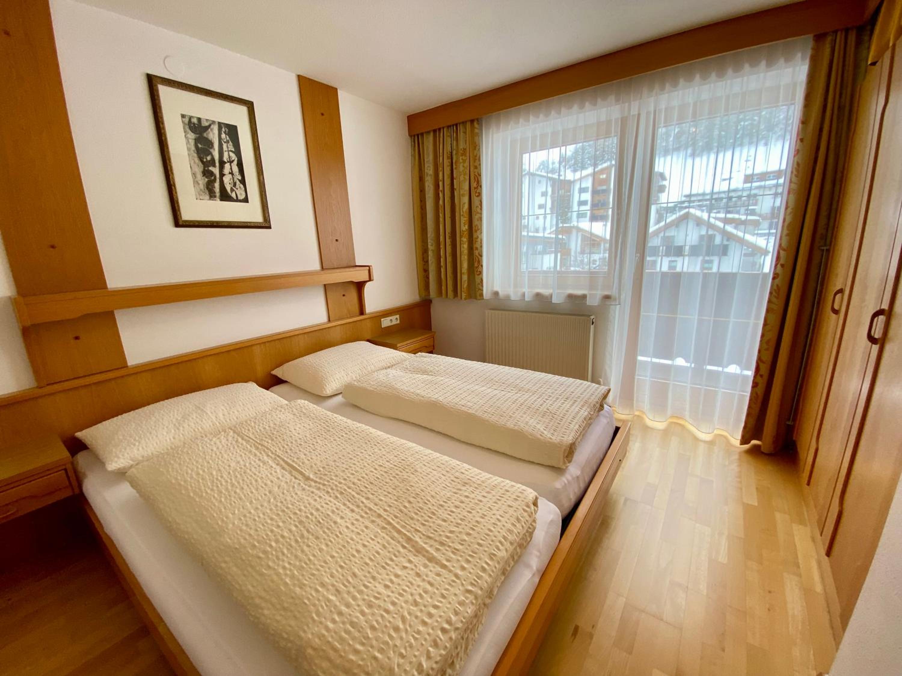 Two-Bedroom Apartment with Mountain View