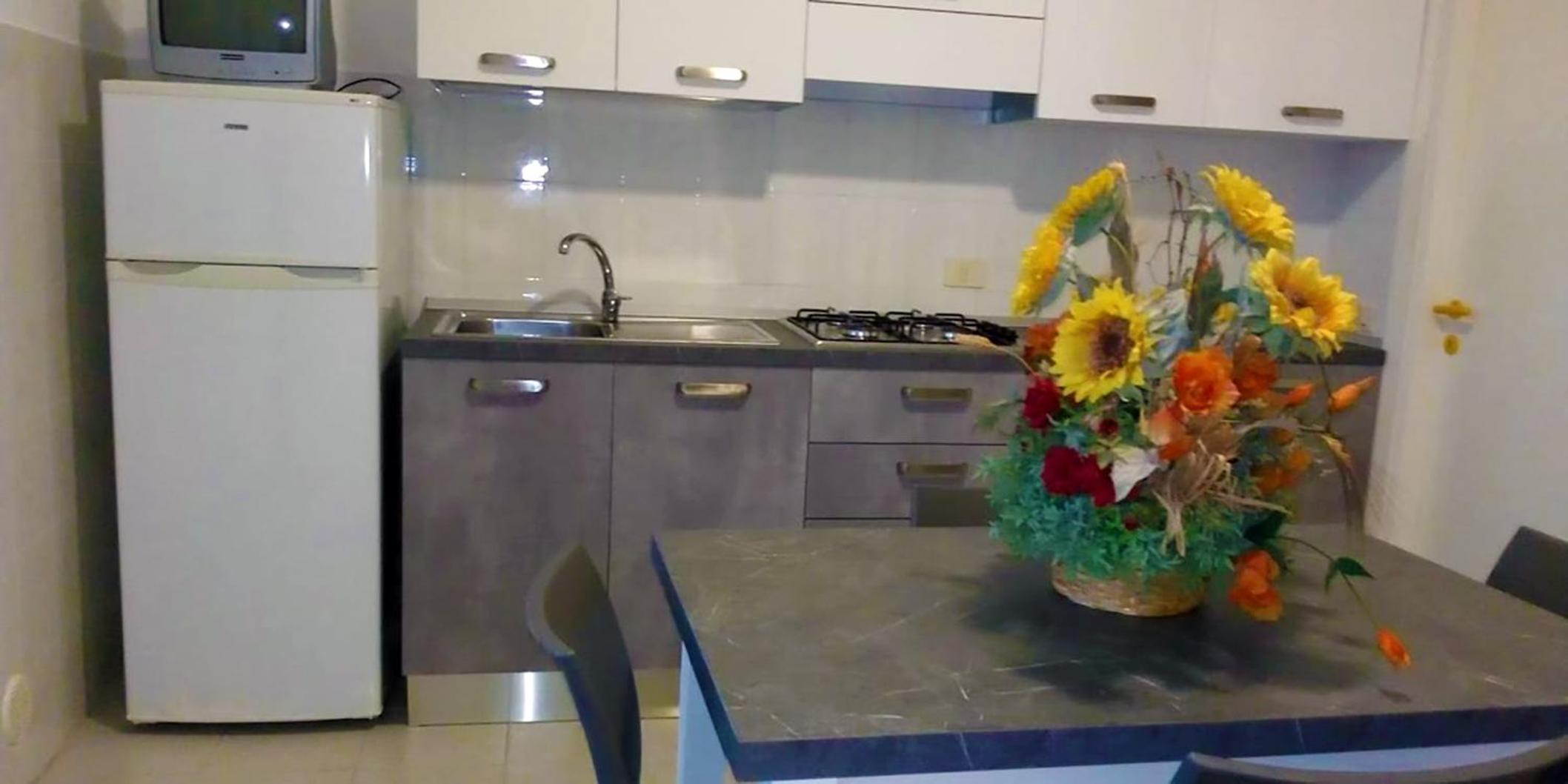 One-Bedroom Standard Apartment - Photo 2