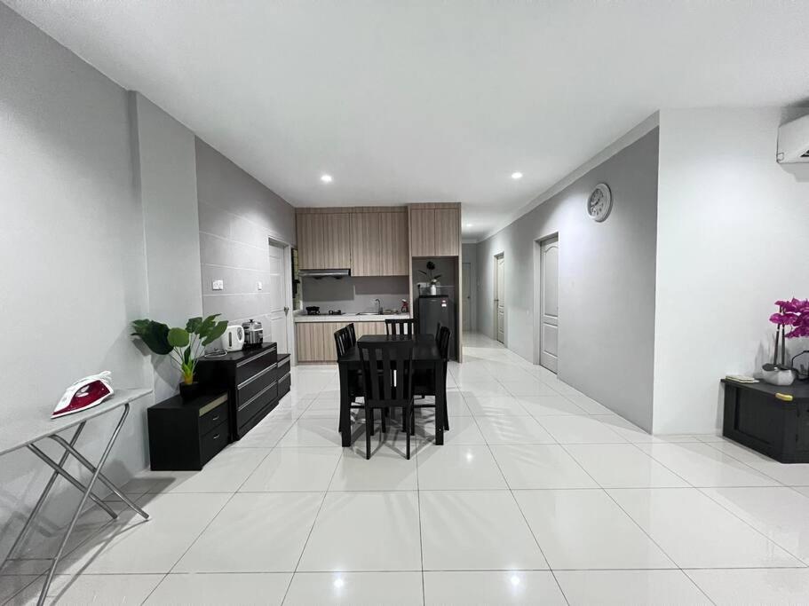 Apartment photo 2