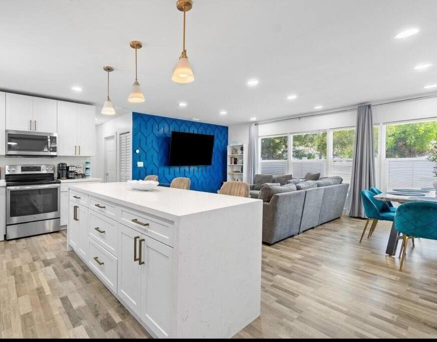 Three-Bedroom House photo 2