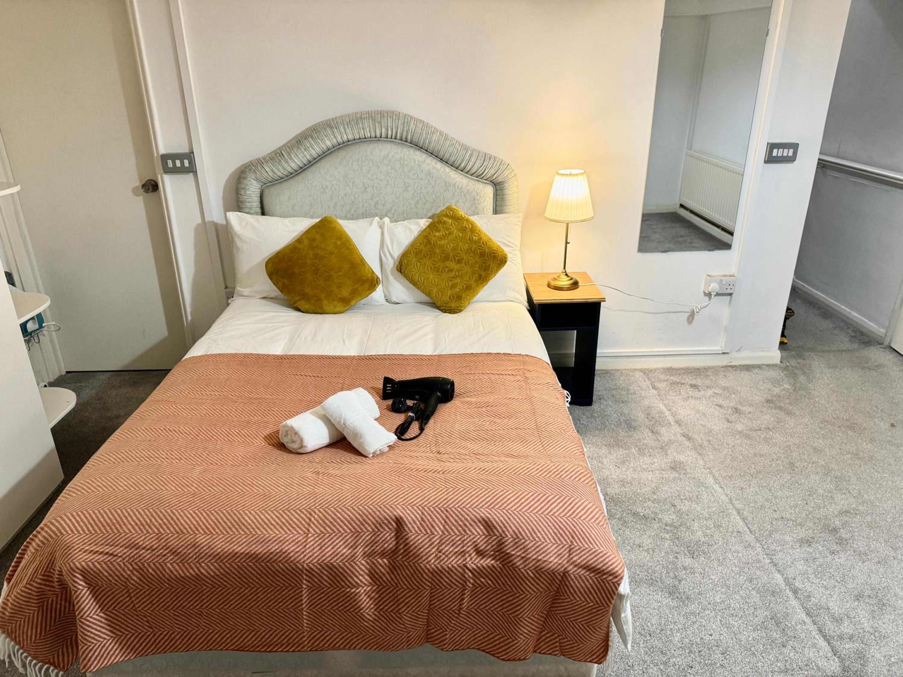 Quadruple Room with Private Bathroom photo 1
