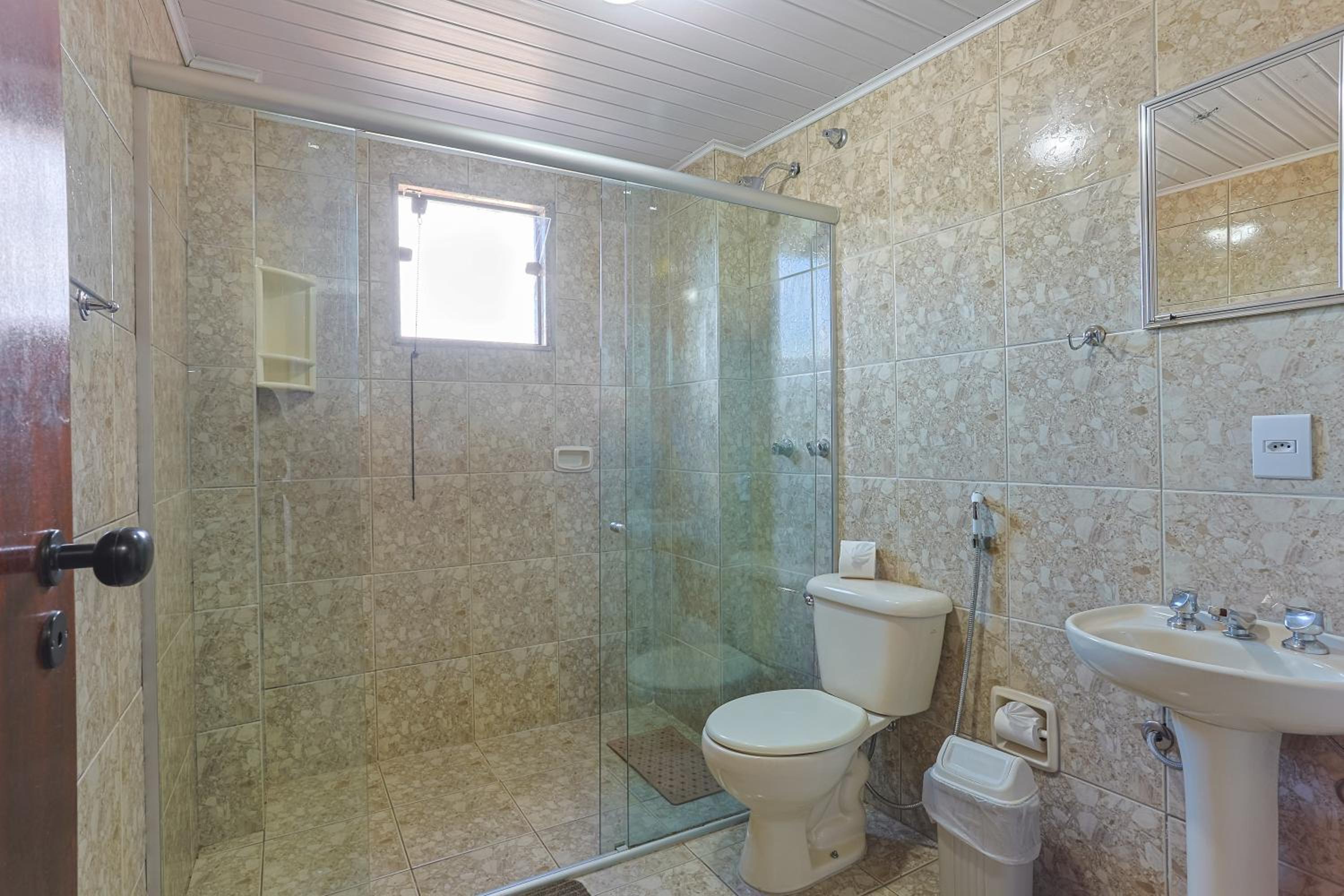 Standard Twin Room - Photo 5