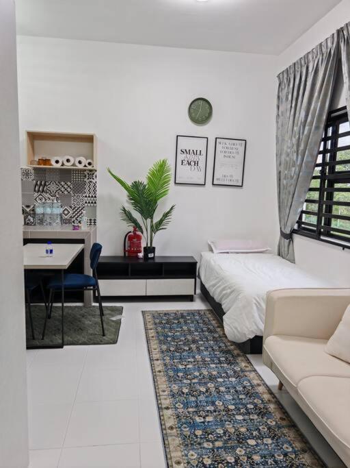 One-Bedroom Apartment photo 1