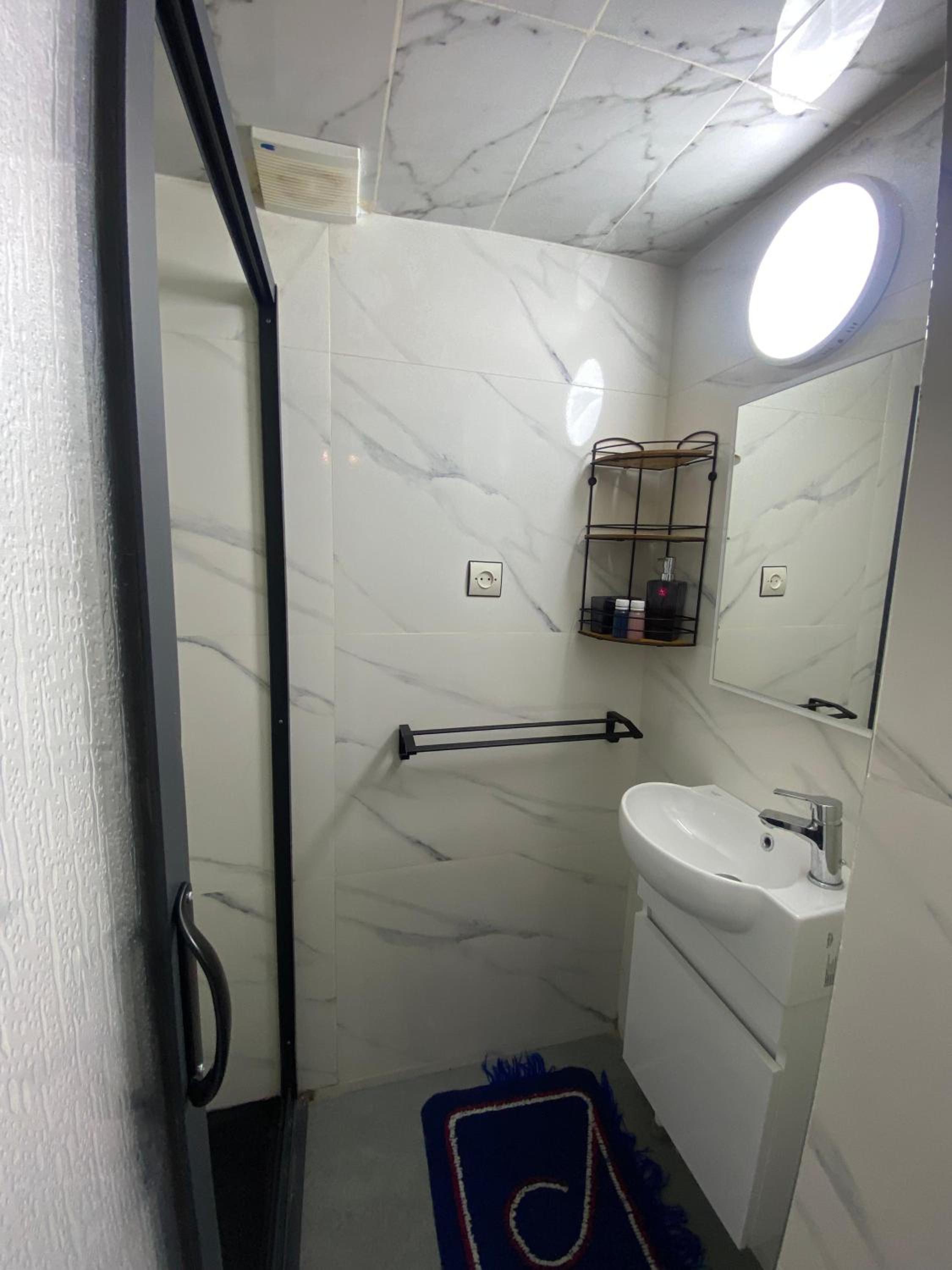 Comfort Triple Room with Shower - Photo 6