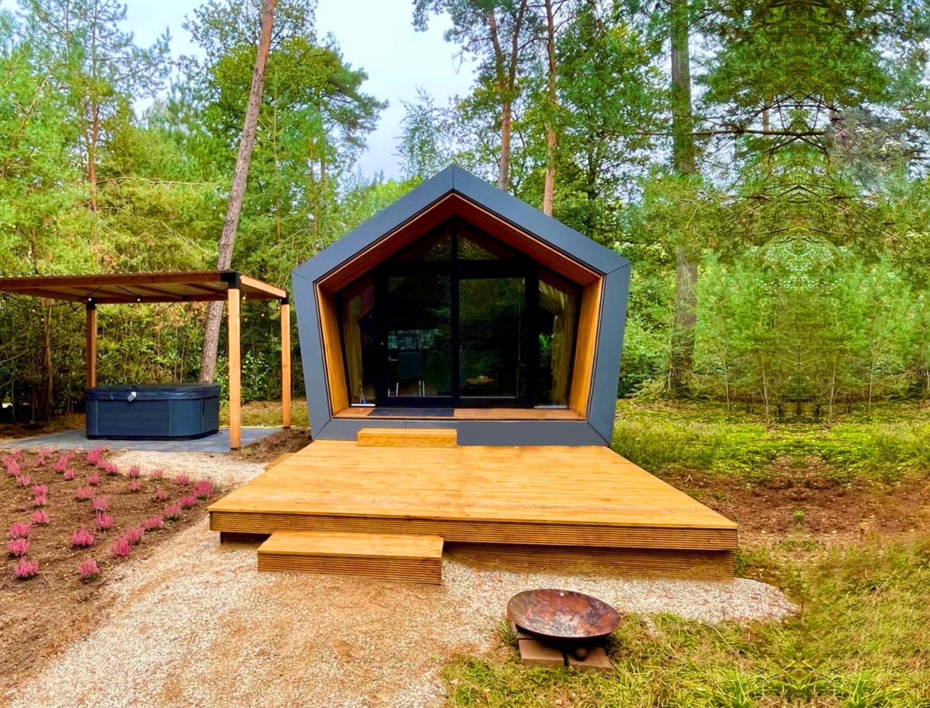 Small House with Private Jacuzzi - Photo 1