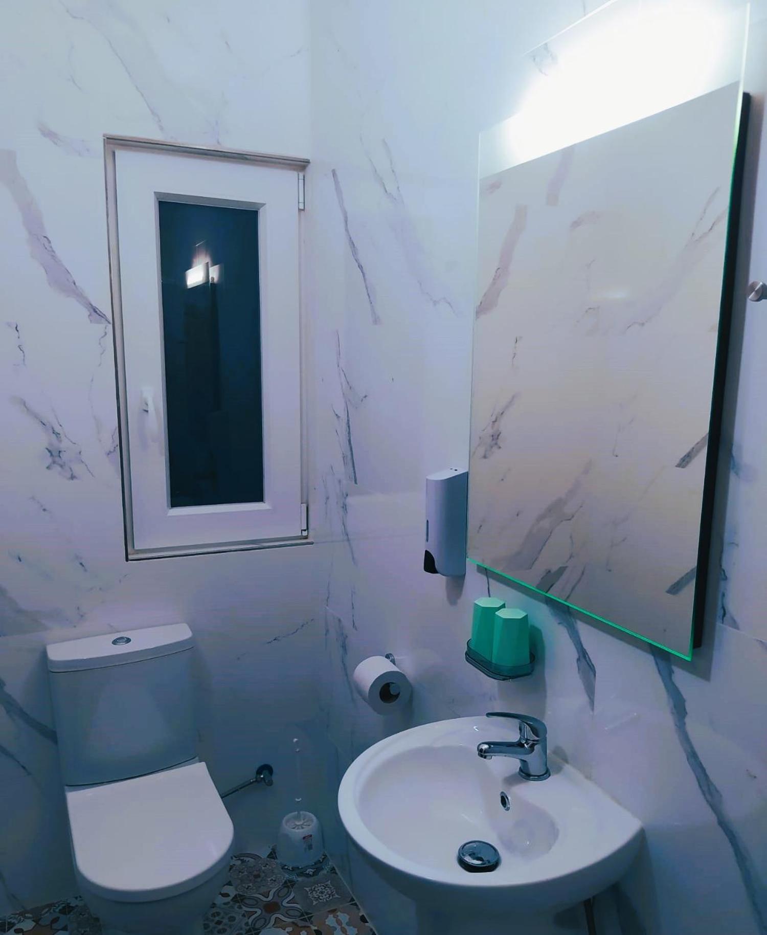 Standard Double Room - Photo 6