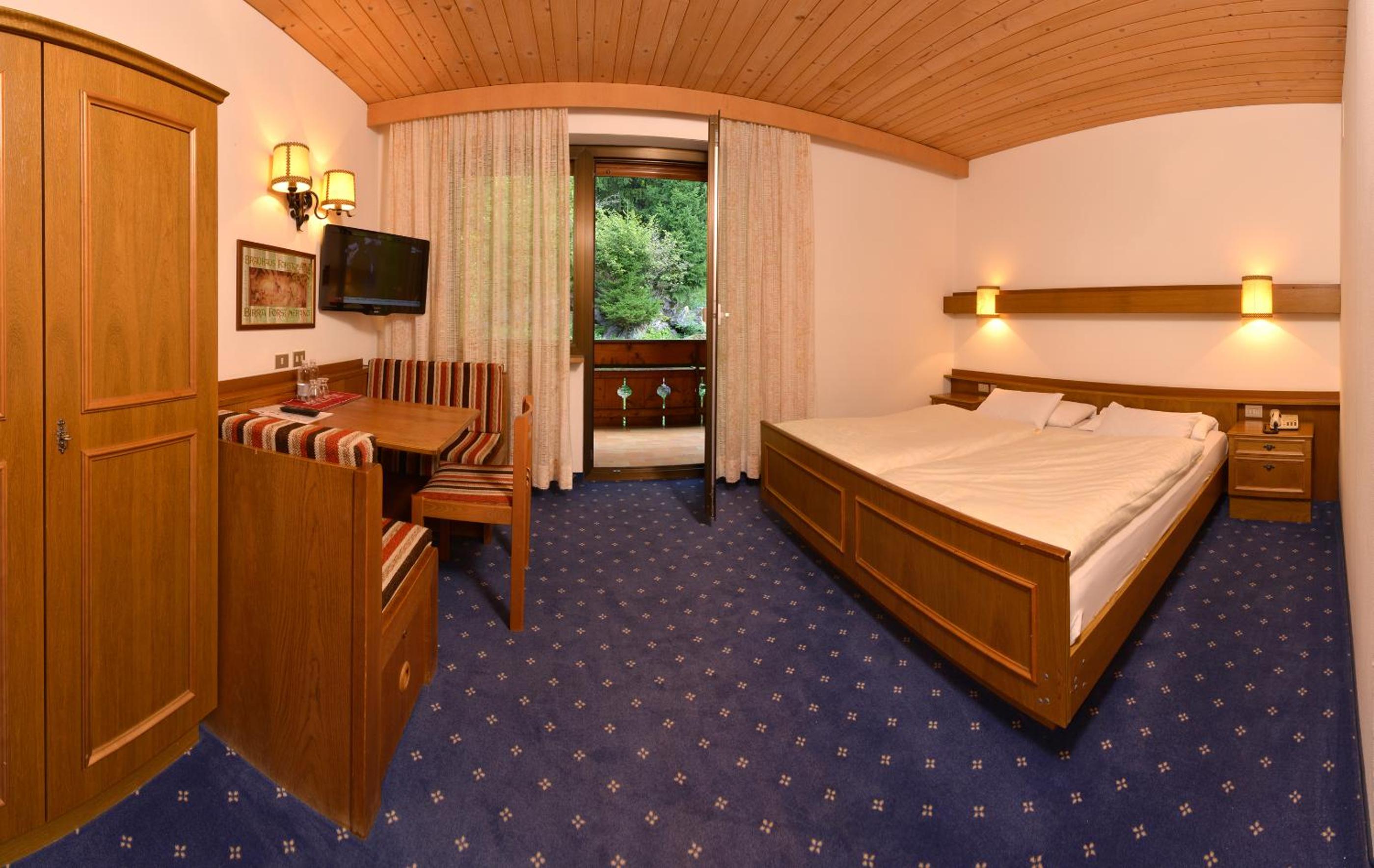 Economy Twin Room - Photo 1