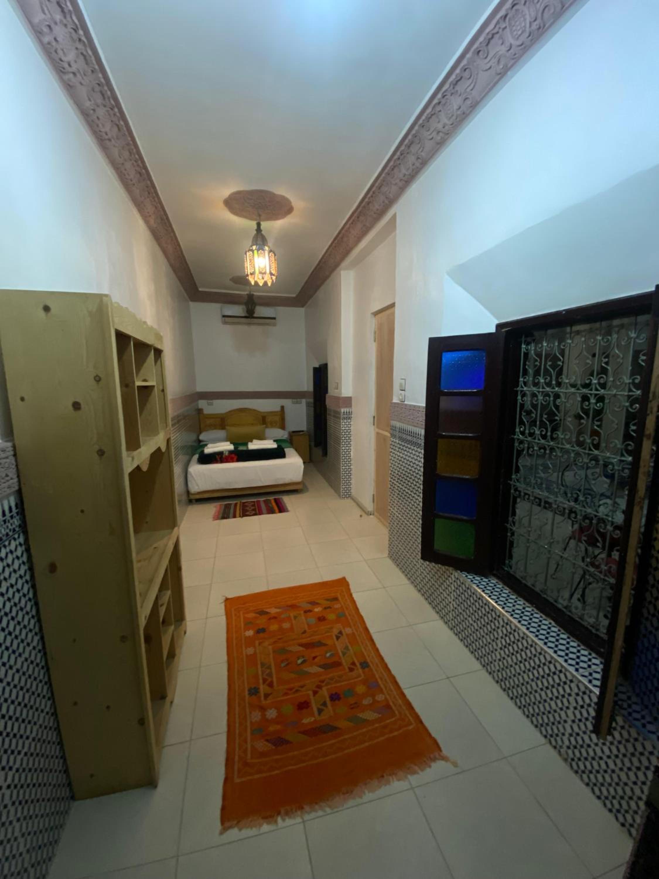 Budget Double Room - Photo 13