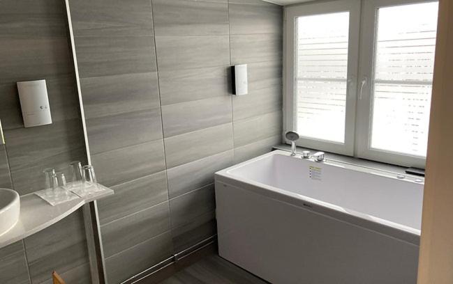 Suite - Photo 5