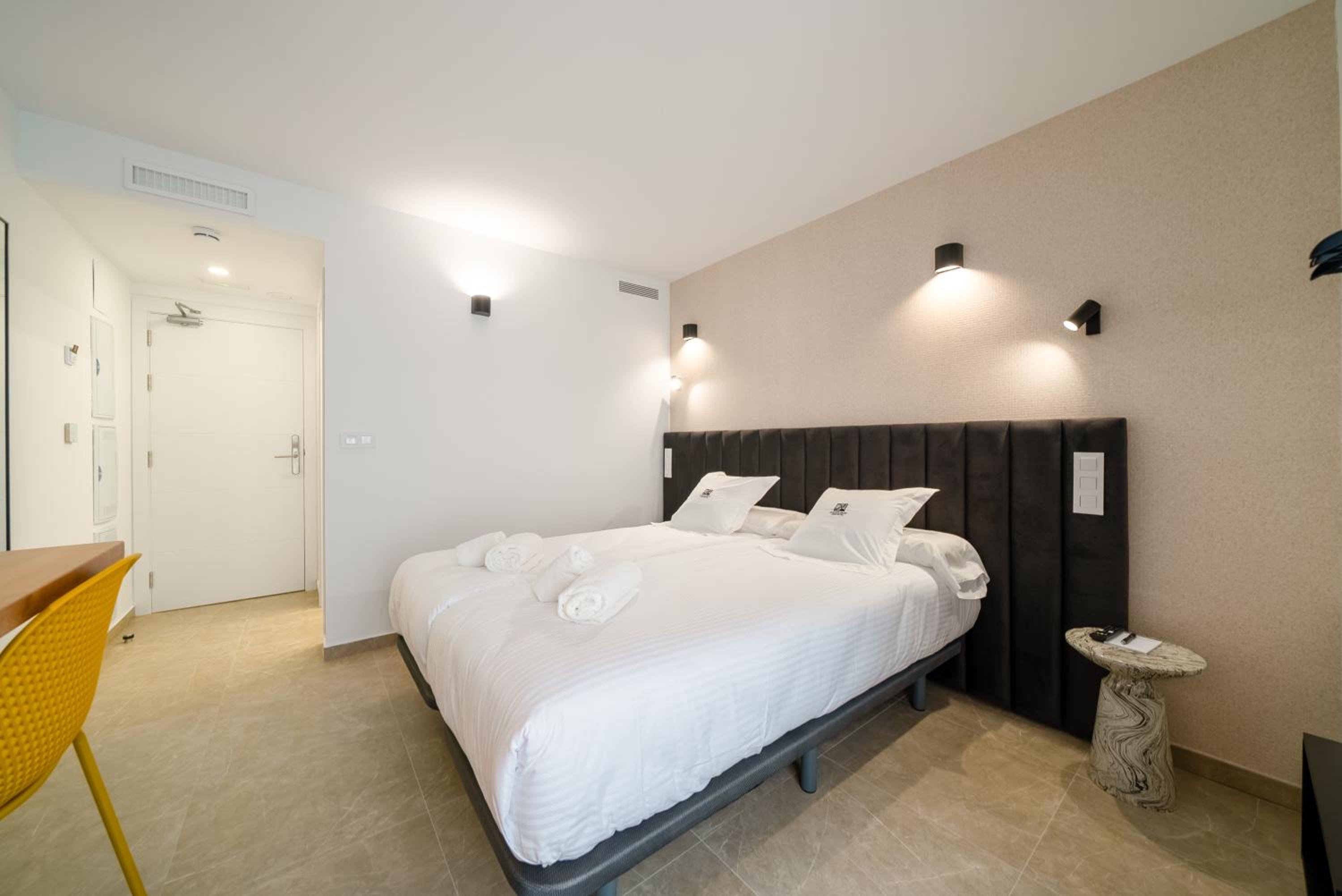 Standard Double or Twin Room photo 2