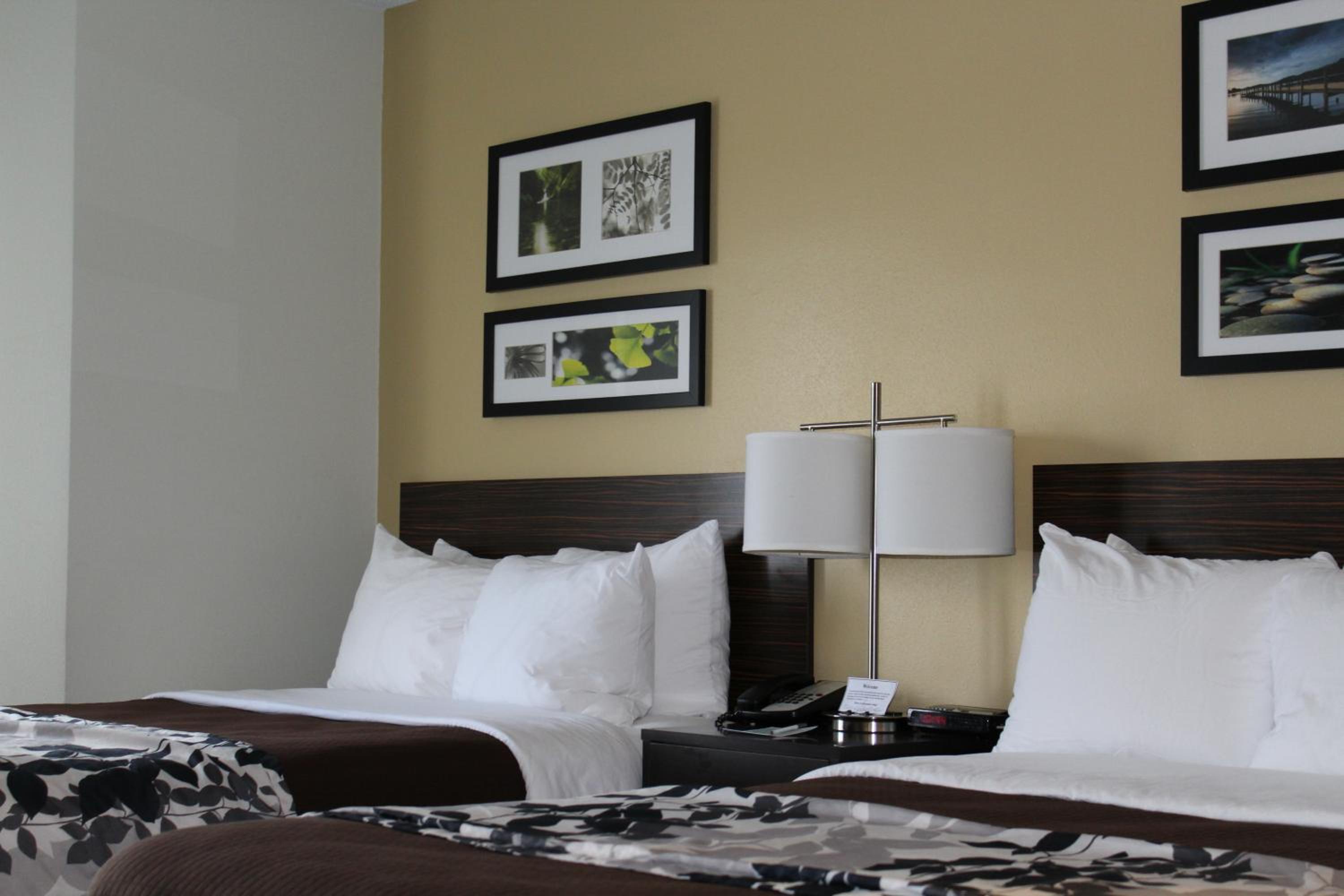 Double Room - Non-Smoking - Photo 5