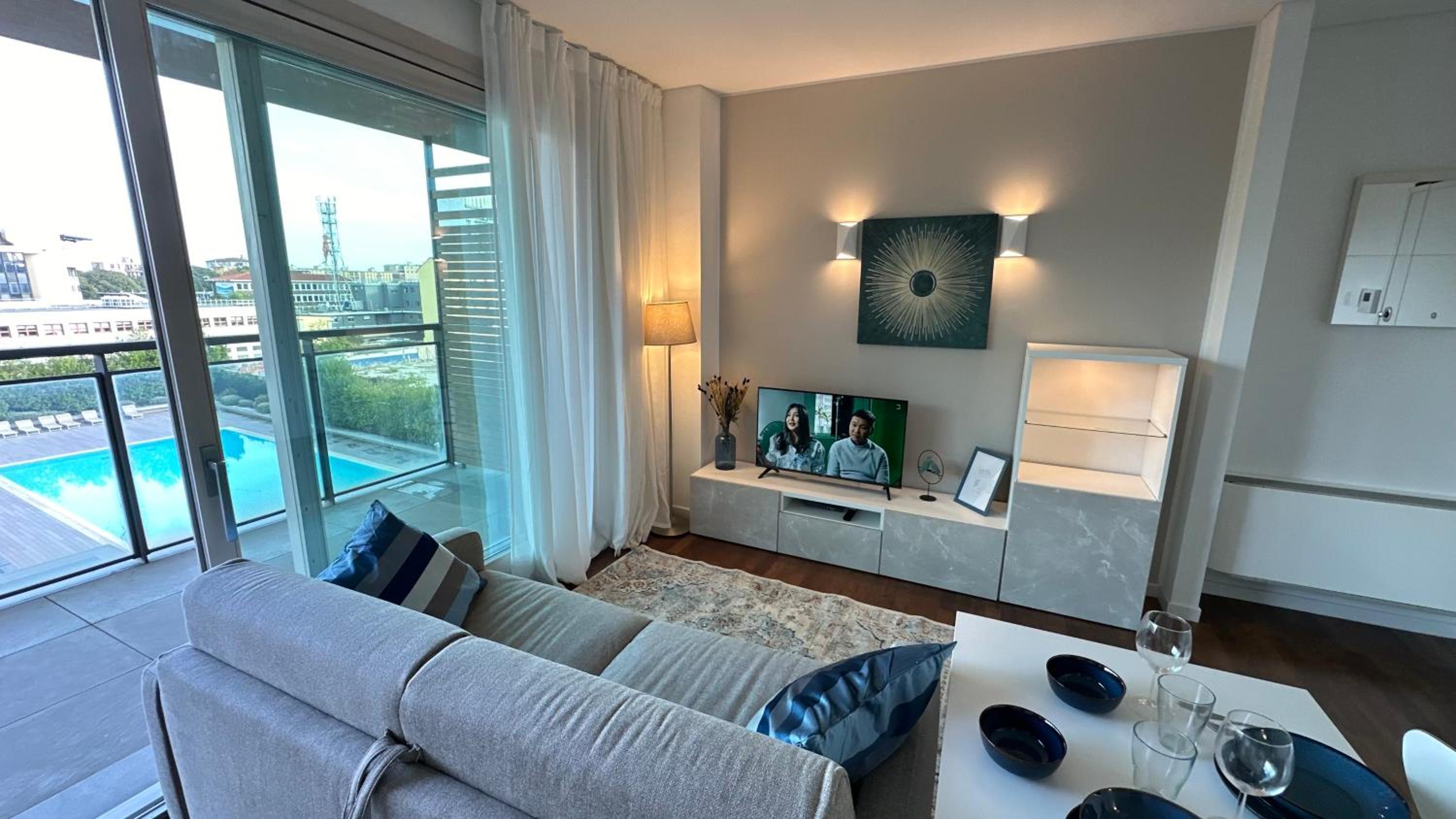 One-Bedroom Apartment