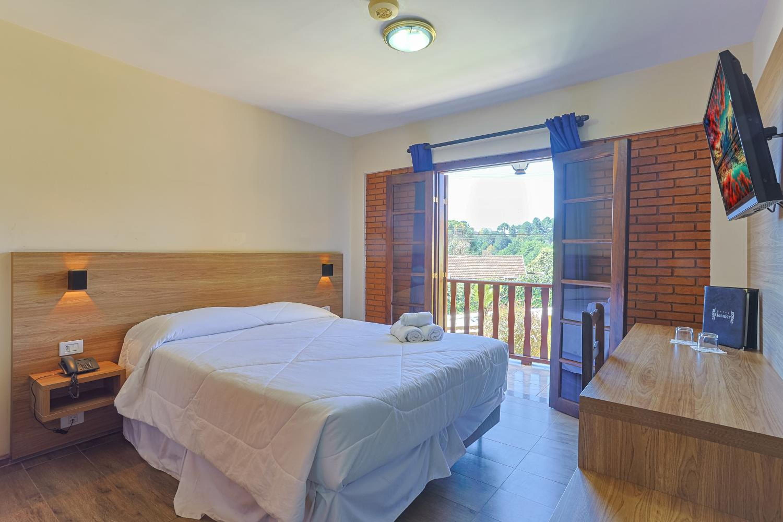 Deluxe Double Room with Balcony - Photo 1