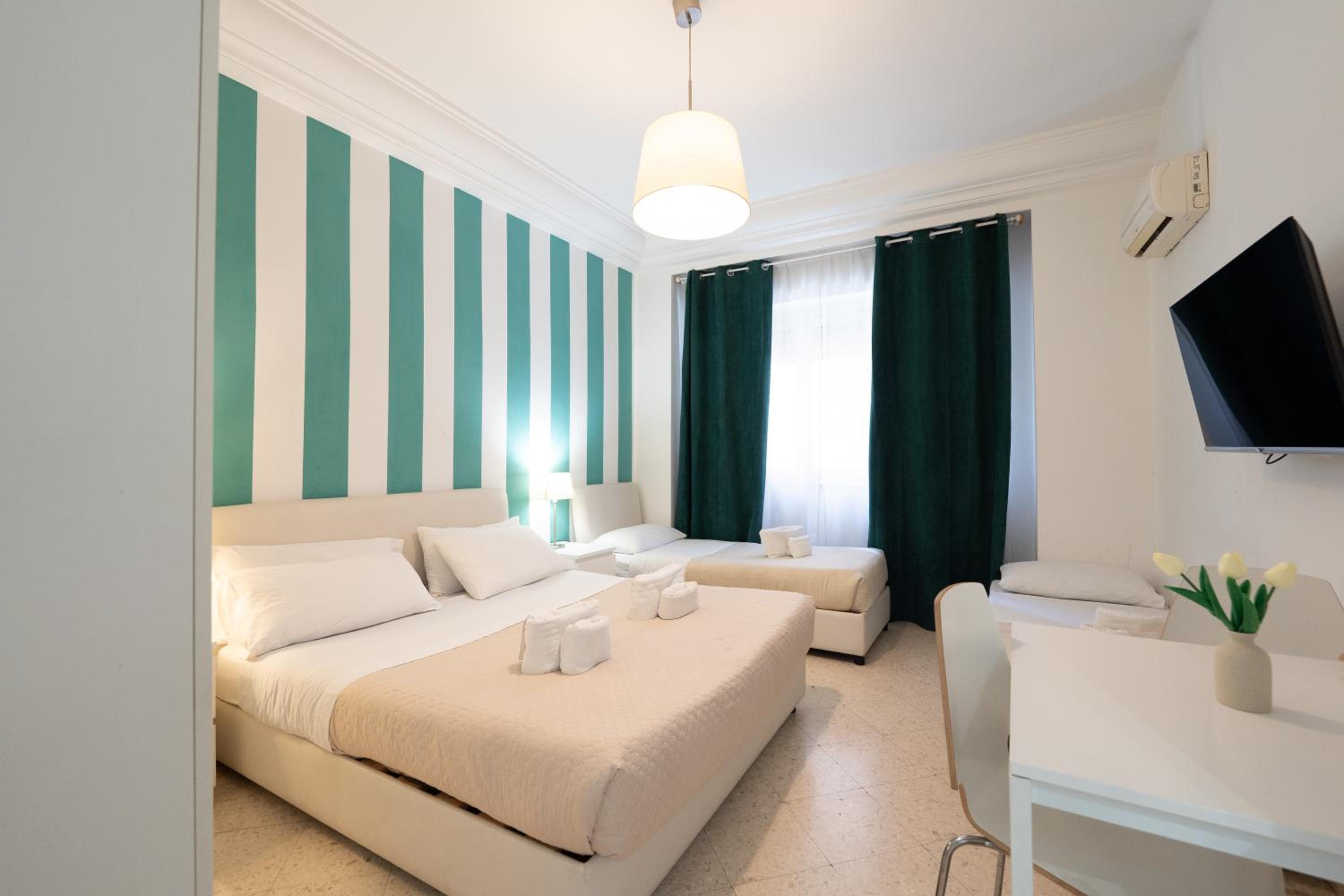 Quadruple Room With Private External Bathroom