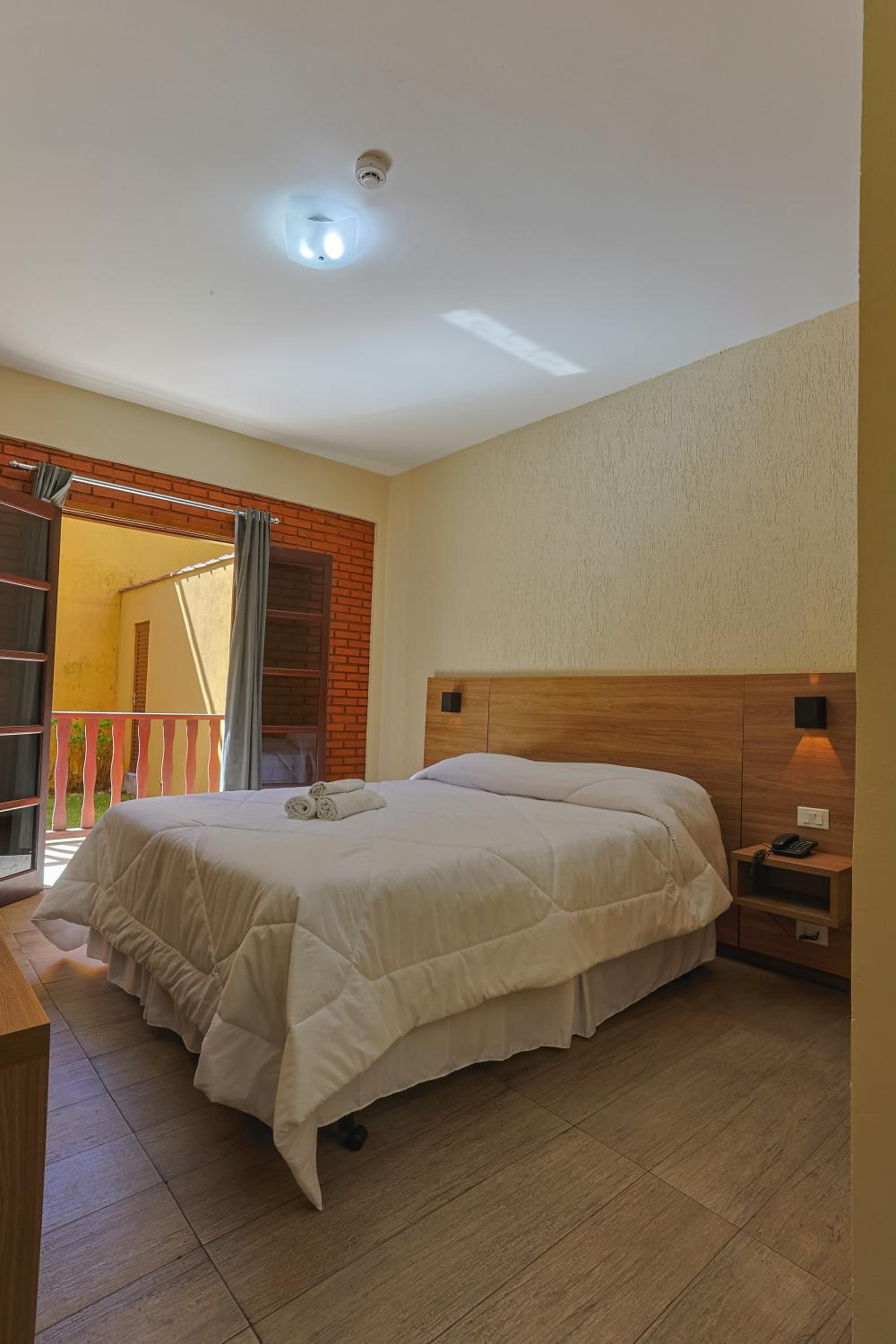 Deluxe Room - Photo 2